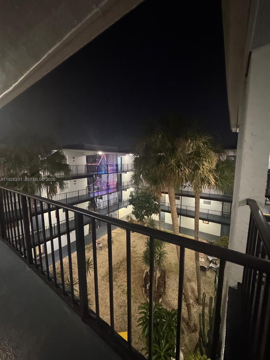 Somerset At Lauderdale Lak