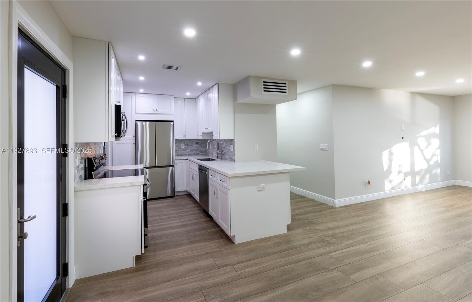 Edgewater East Condo Apts