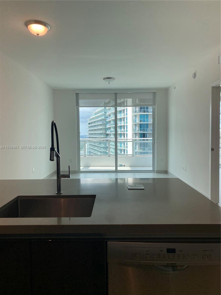 Apartamento para Alugar em Miami, FL