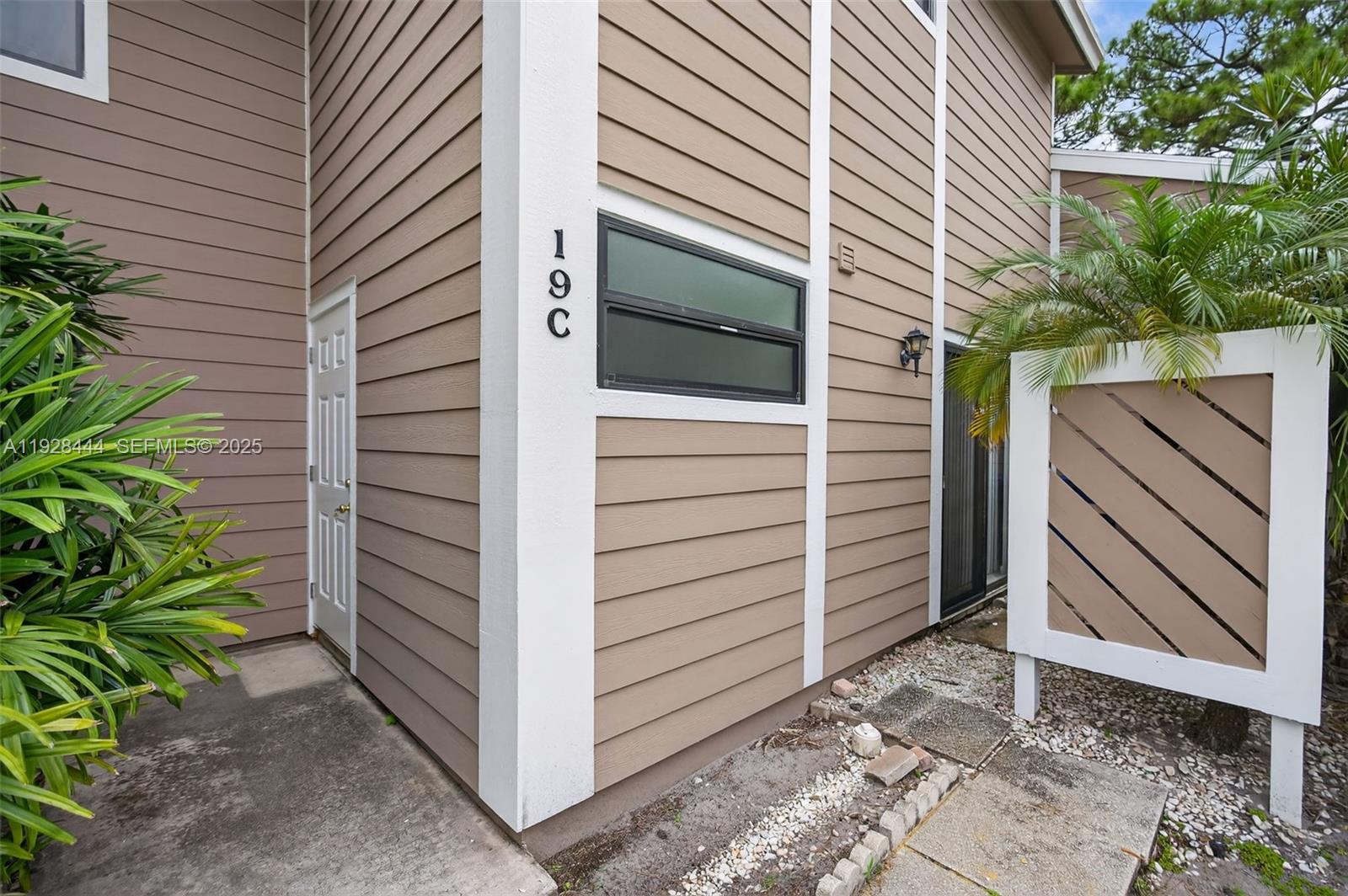 Homes for sale in Jupiter, FL | 707 Stonewood Ct #19C, Jupiter, FL 33458 | MLS# A11928444