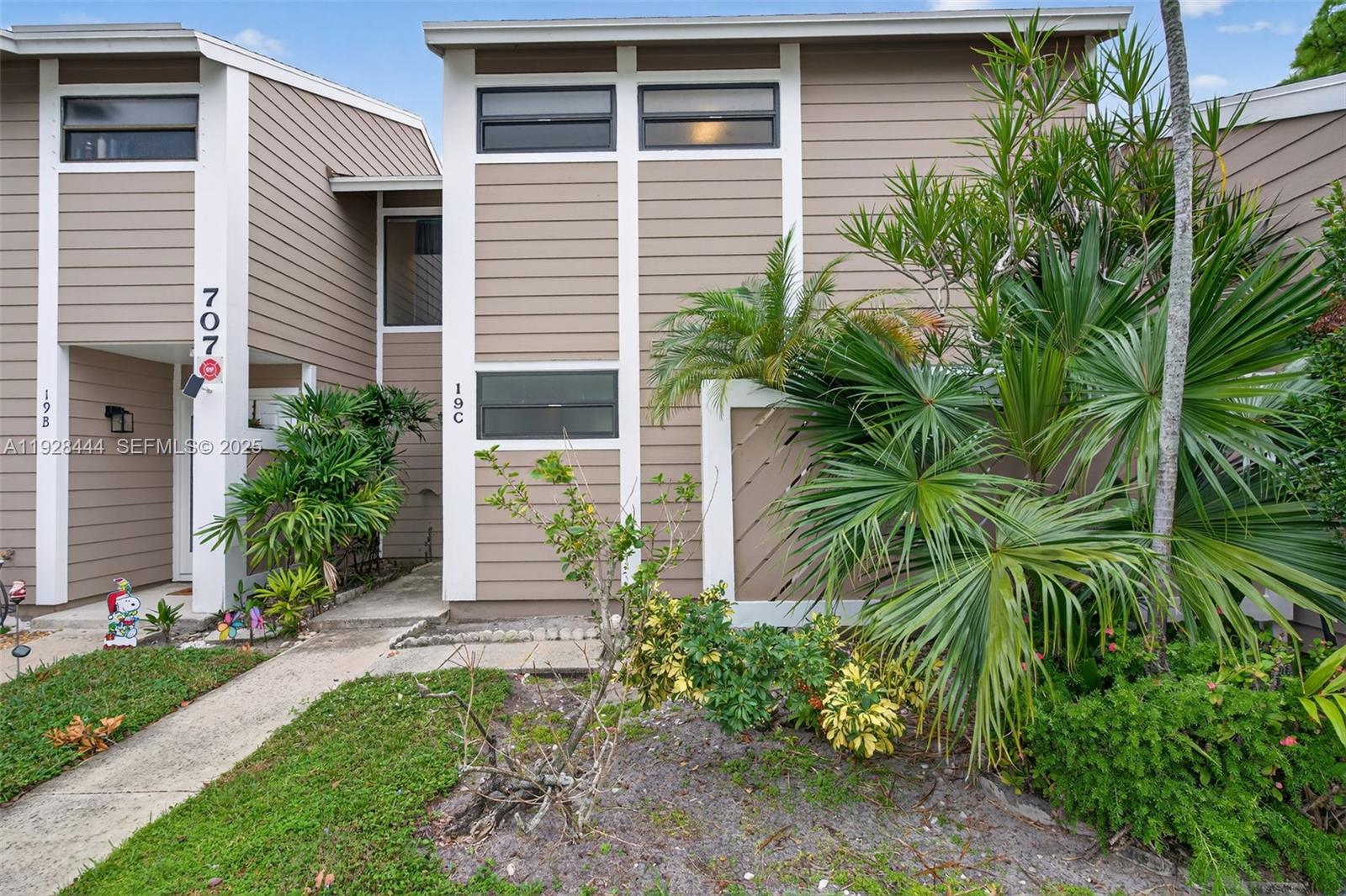 Homes for sale in Jupiter, FL | 707 Stonewood Ct, Jupiter, FL 33458
