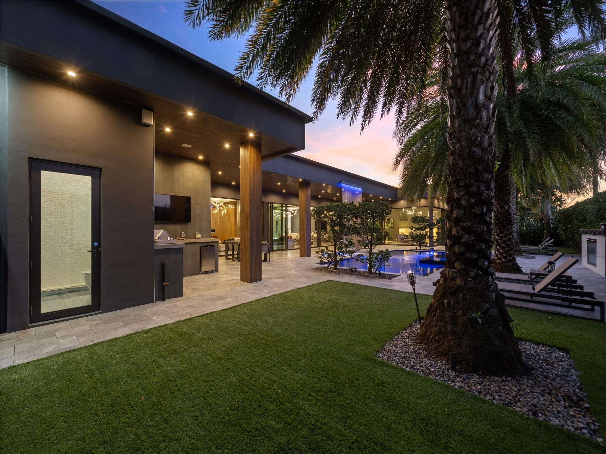 Homes for sale in Fort Lauderdale, FL | 2213 Ne 37Th Dr, Fort Lauderdale, FL 33308 | MLS# F10540324