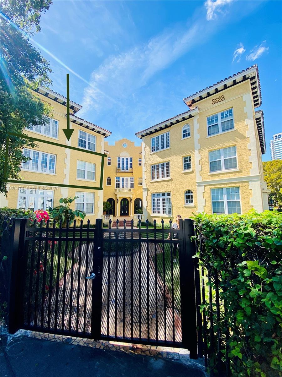 Beverly Terrace Manor Con