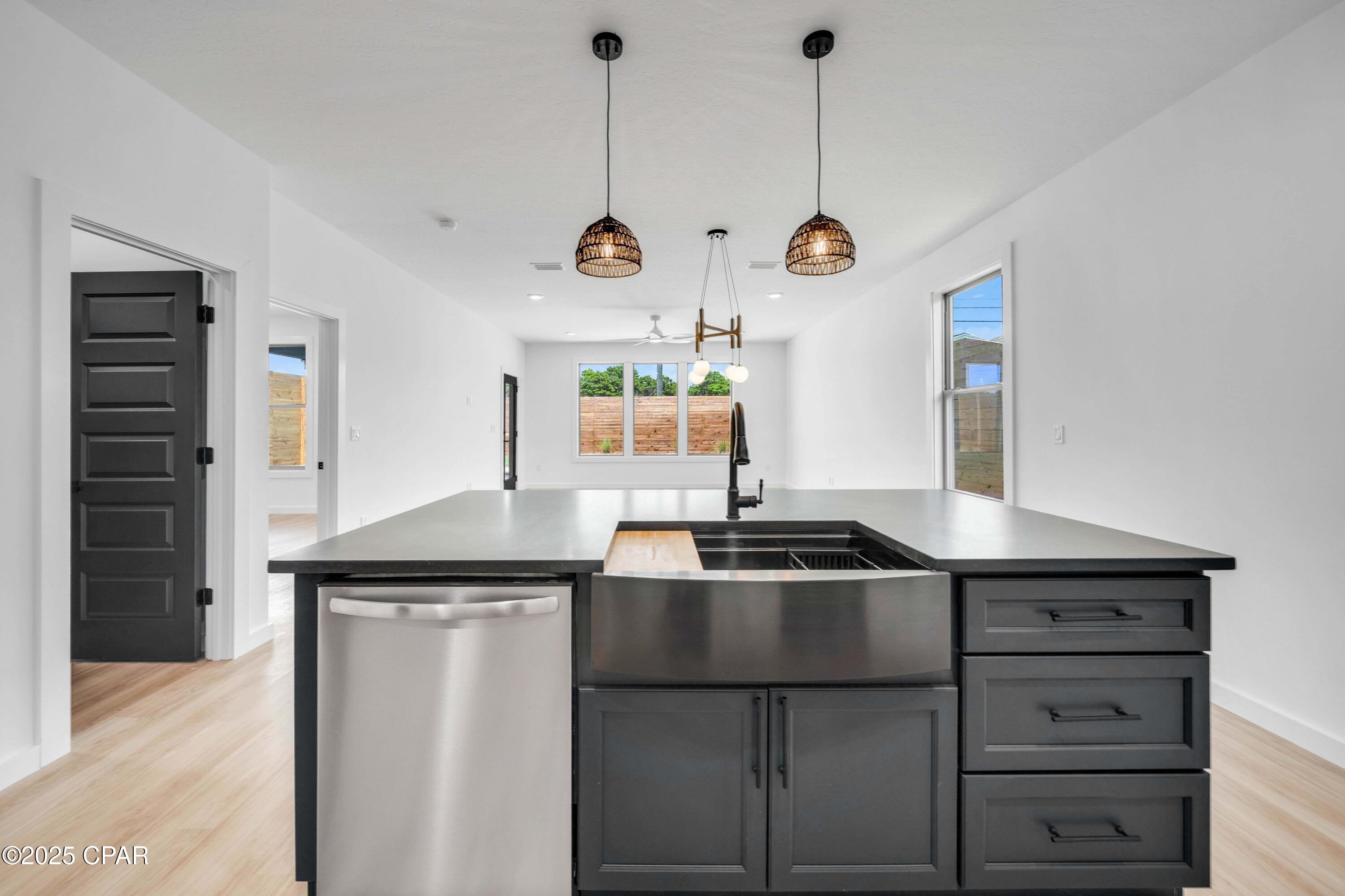 Image 2 For 20914 Lakeview Drive