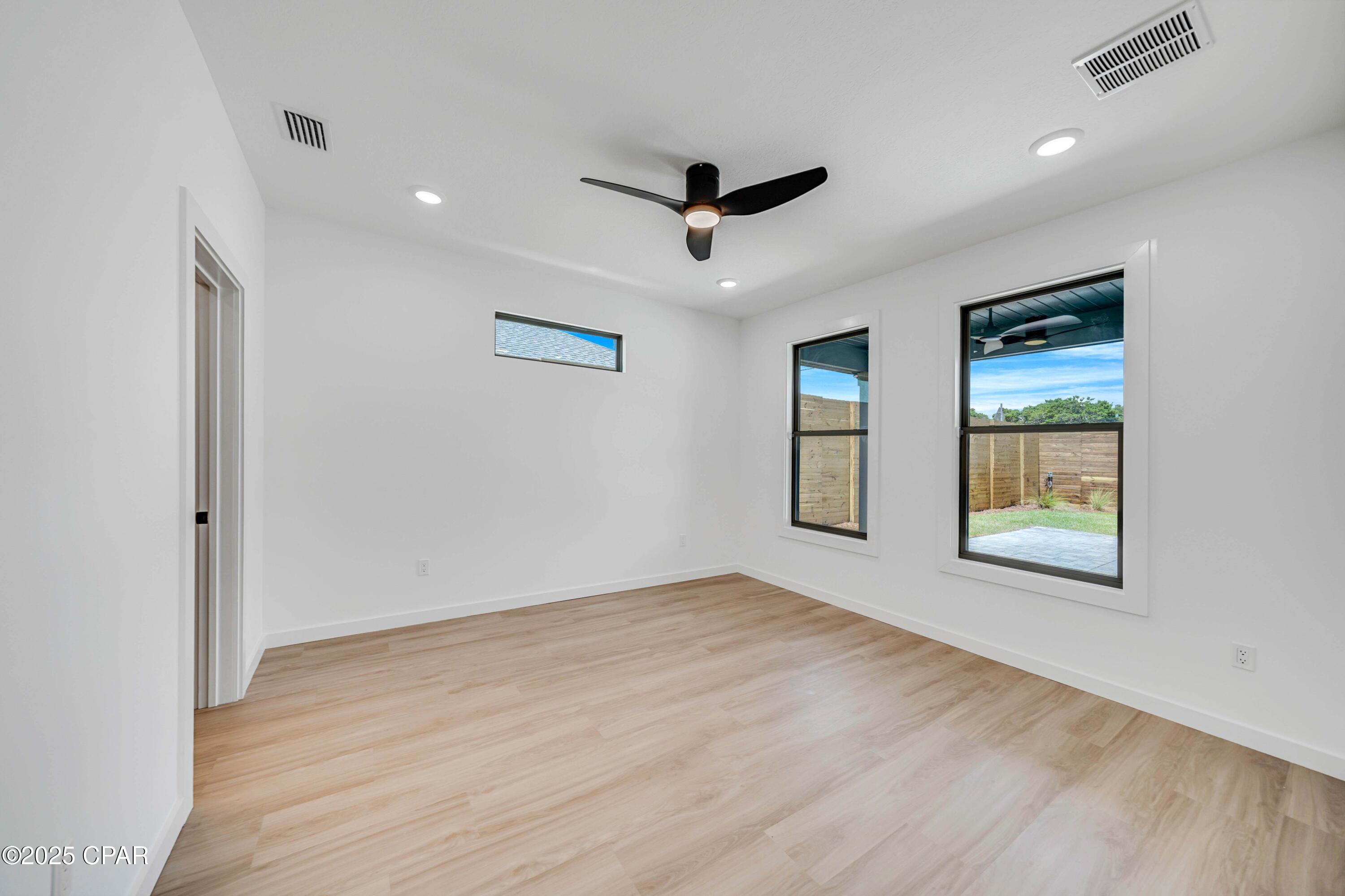 Image 33 For 20914 Lakeview Drive