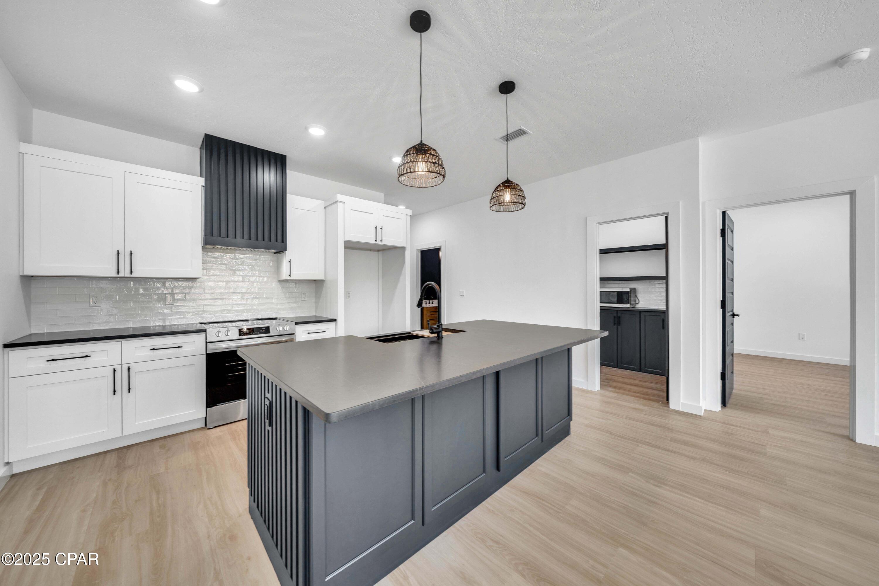 Image 4 For 20914 Lakeview Drive