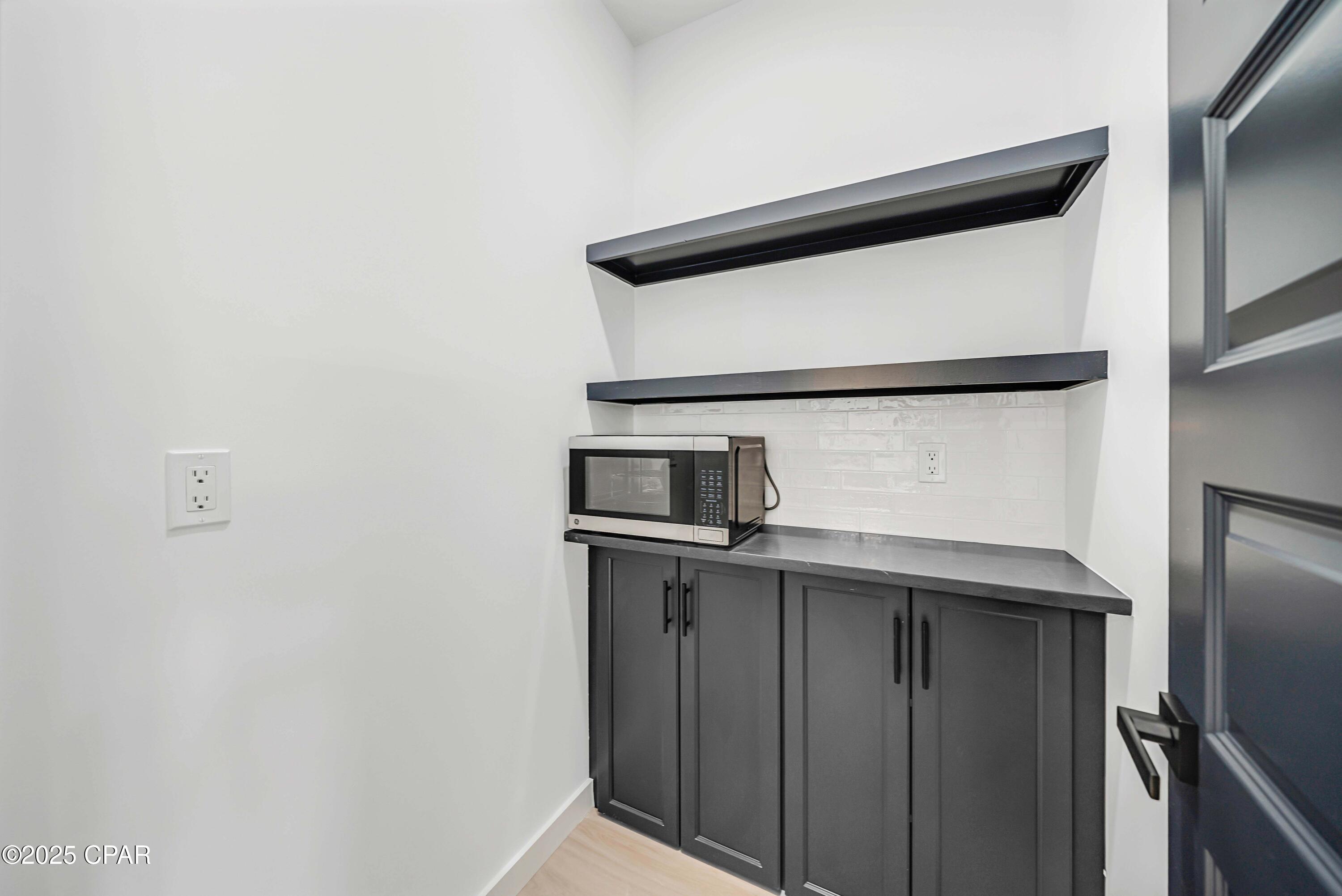 Image 7 For 20914 Lakeview Drive