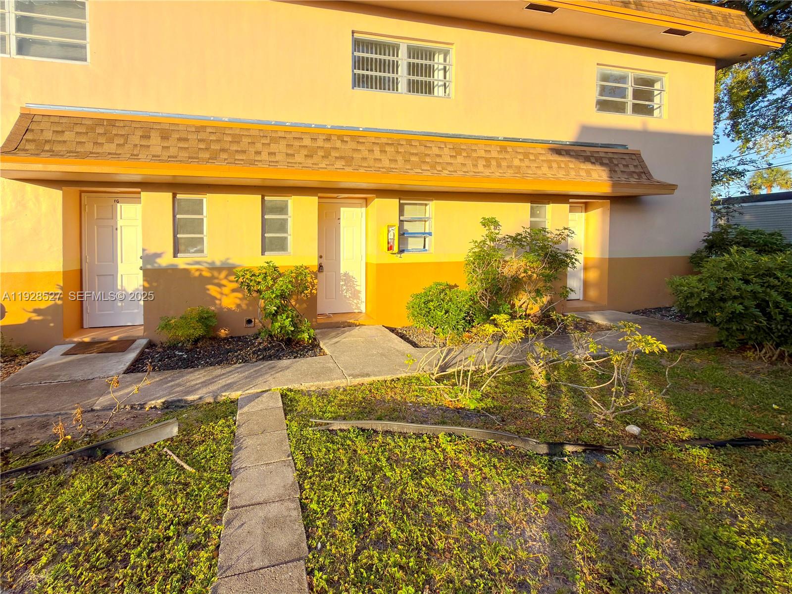 Coram Gardens Townhouse C