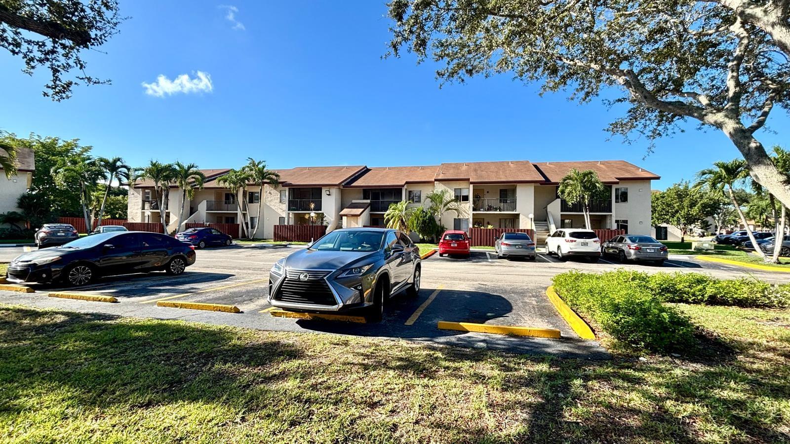 Royale Gardens Condo