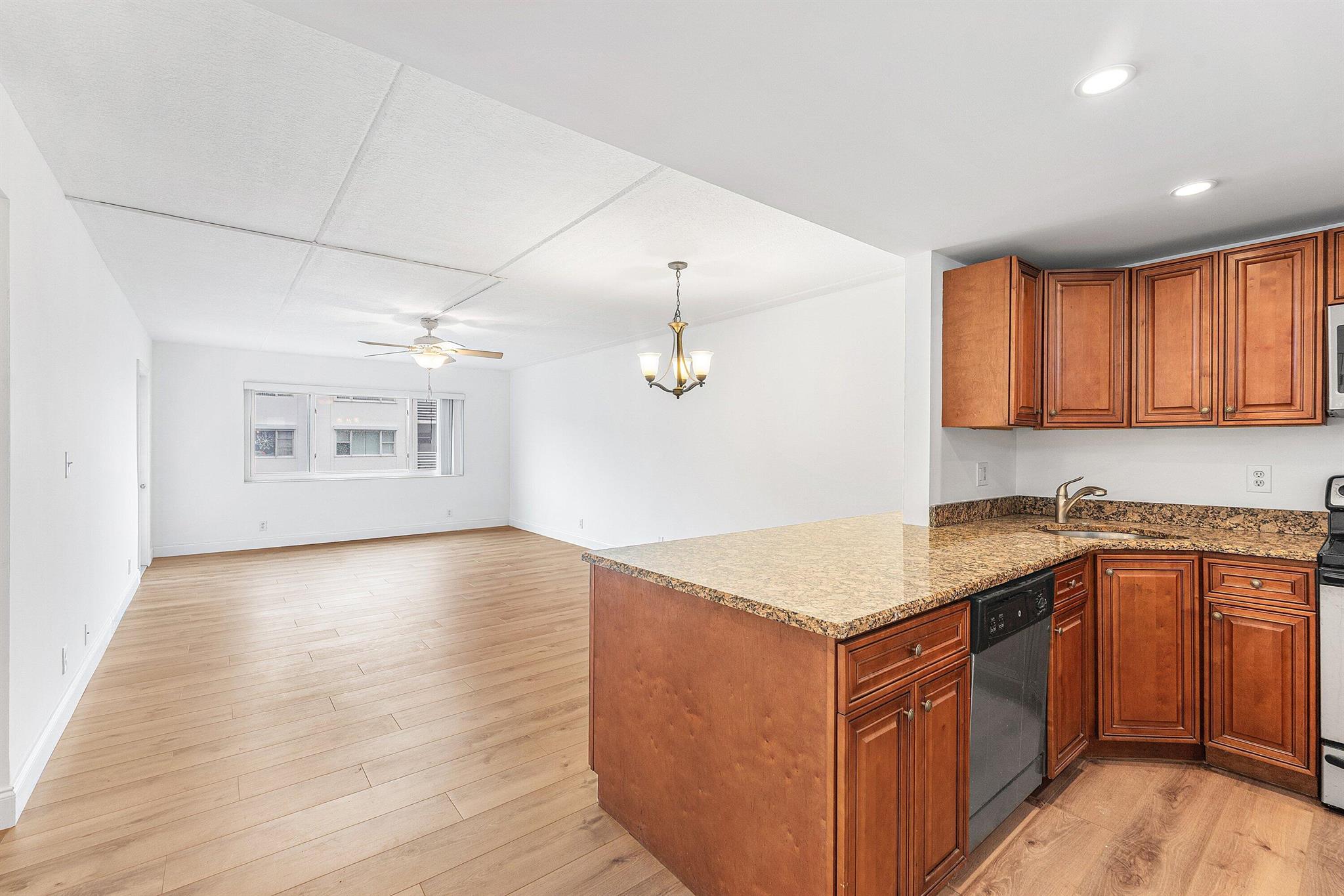 Regency Surf & Racquet CL