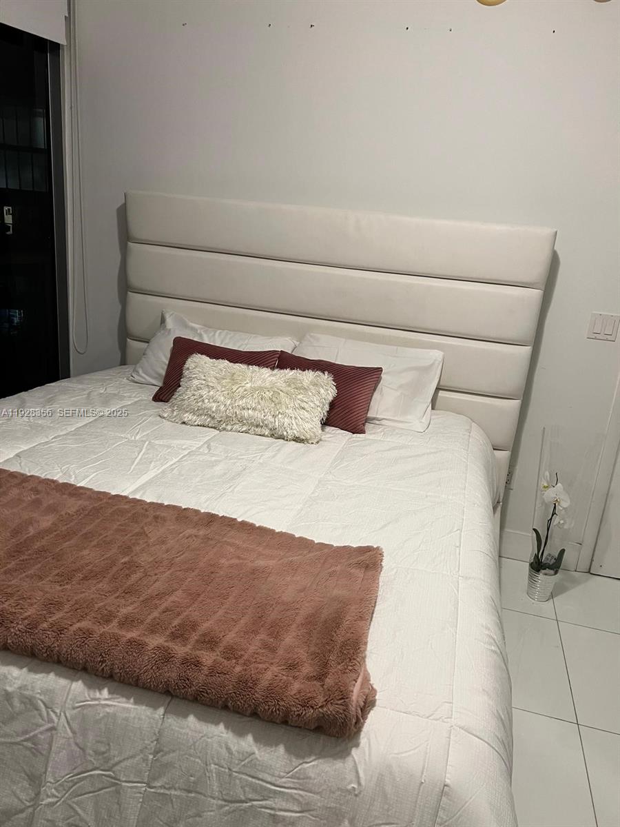 Iconbrickell Condo No 1