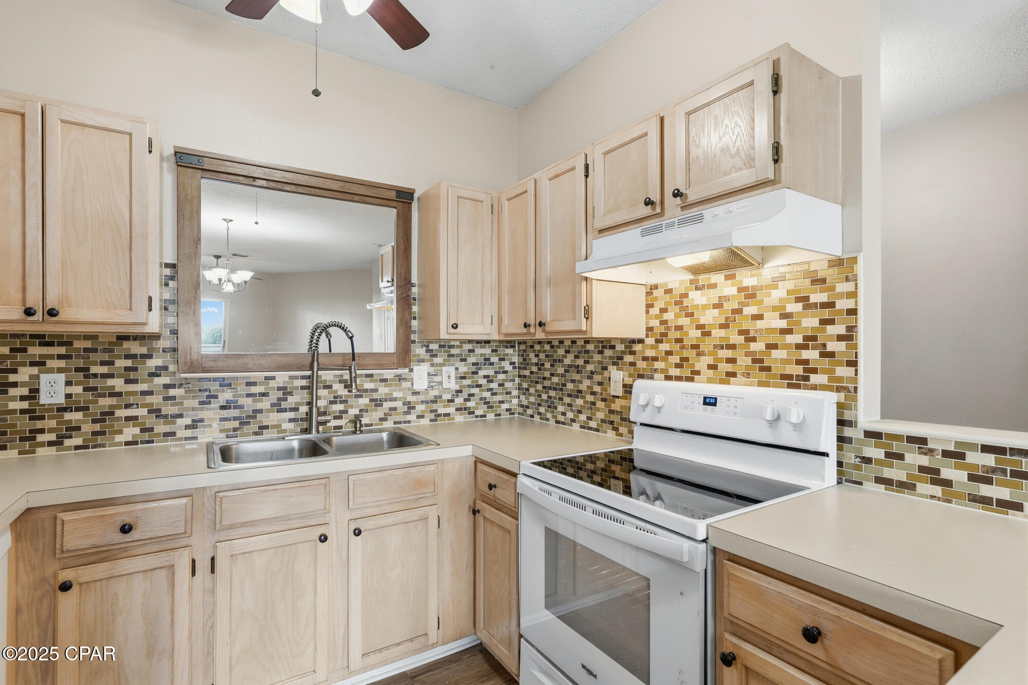 Listing photo id 10 for 7242 Grimms Landing