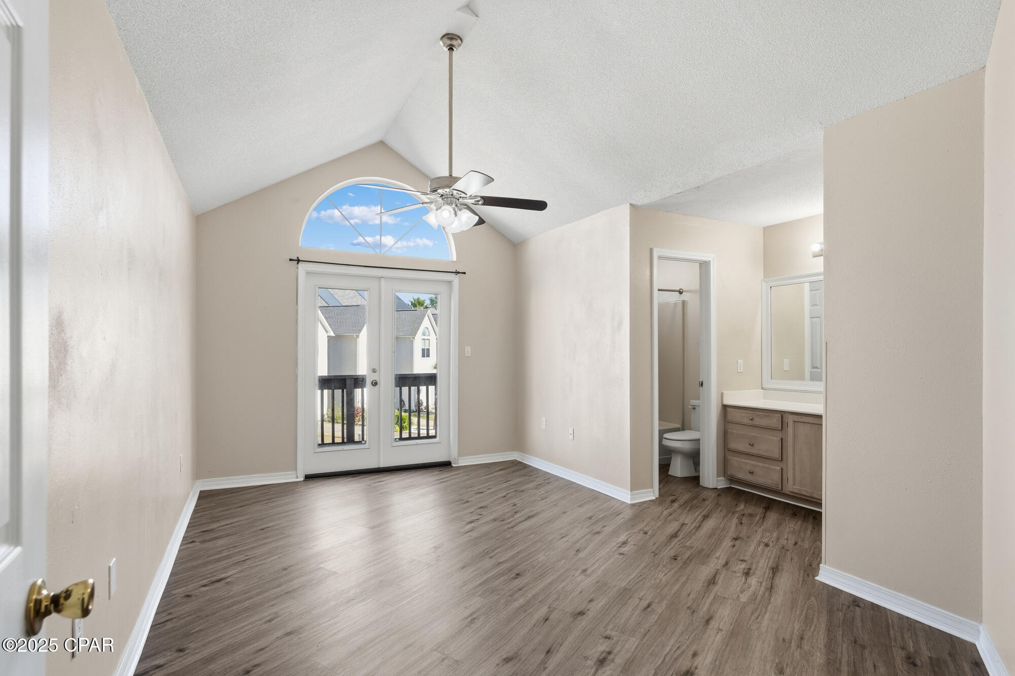 Listing photo id 14 for 7242 Grimms Landing