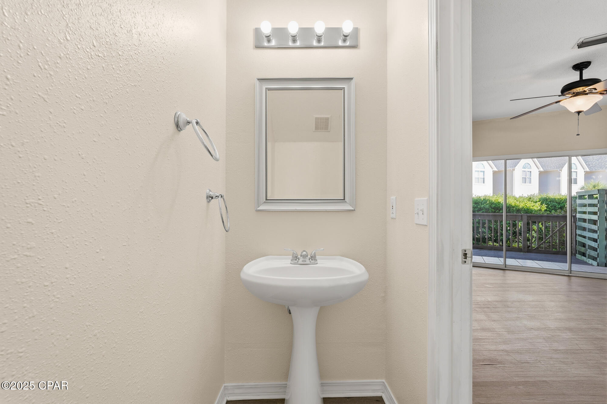 Listing photo id 19 for 7242 Grimms Landing