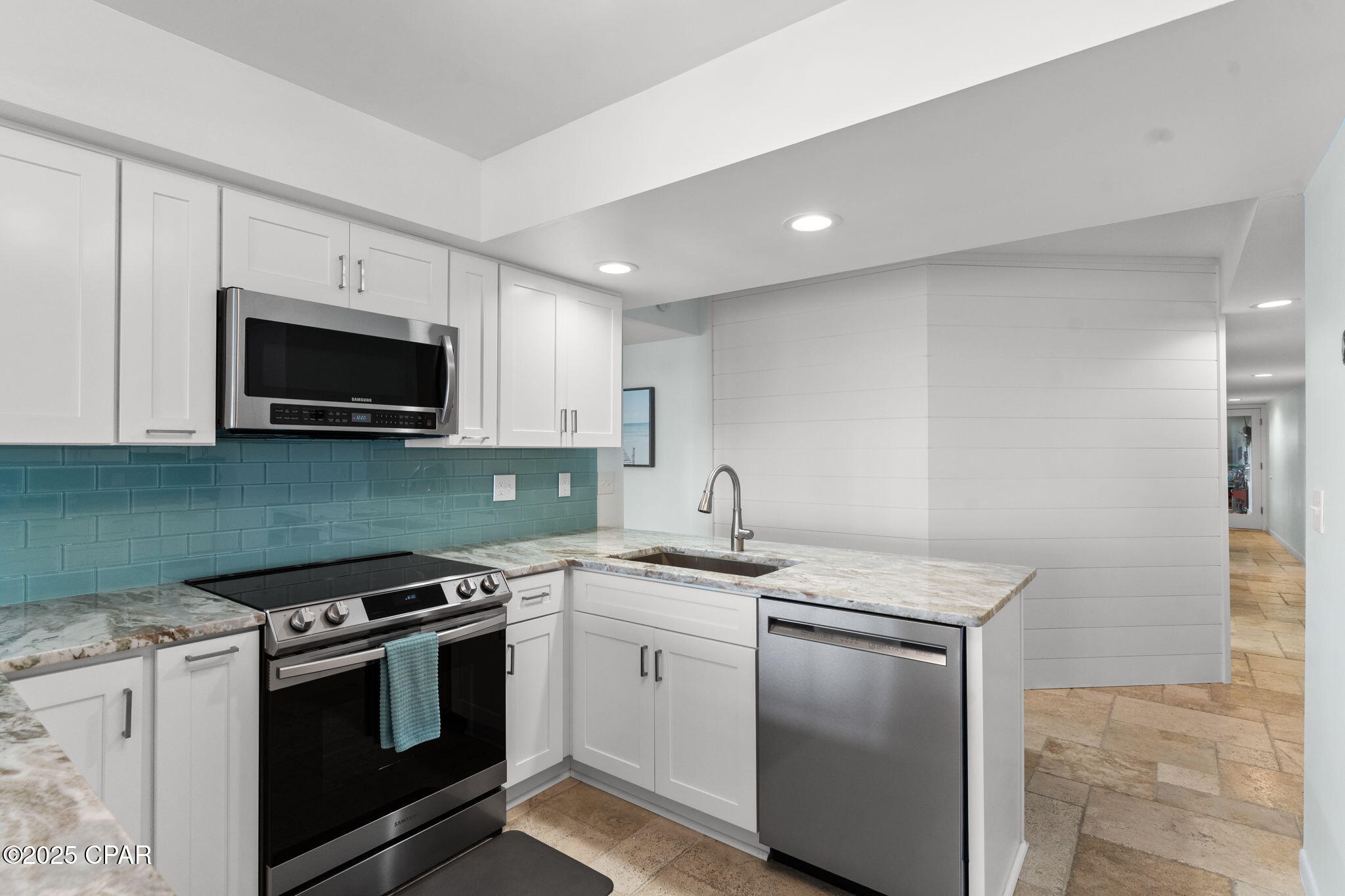 Image 6 For 425 Bayshore Drive 15