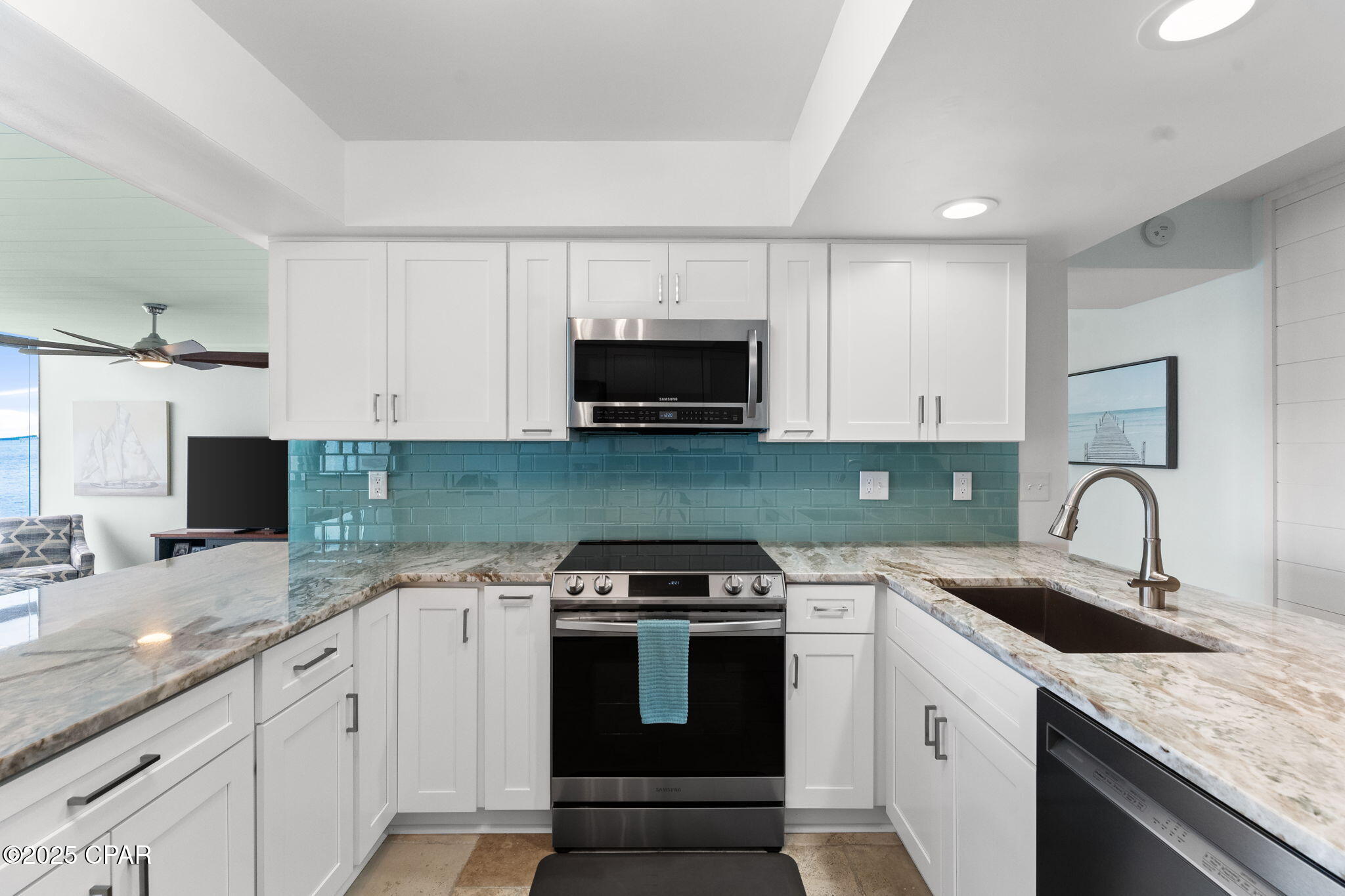 Image 8 For 425 Bayshore Drive 15