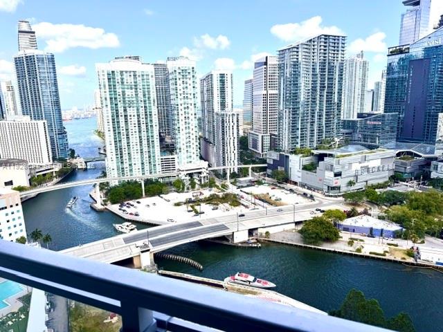 Apartamento para Alugar em Miami, FL