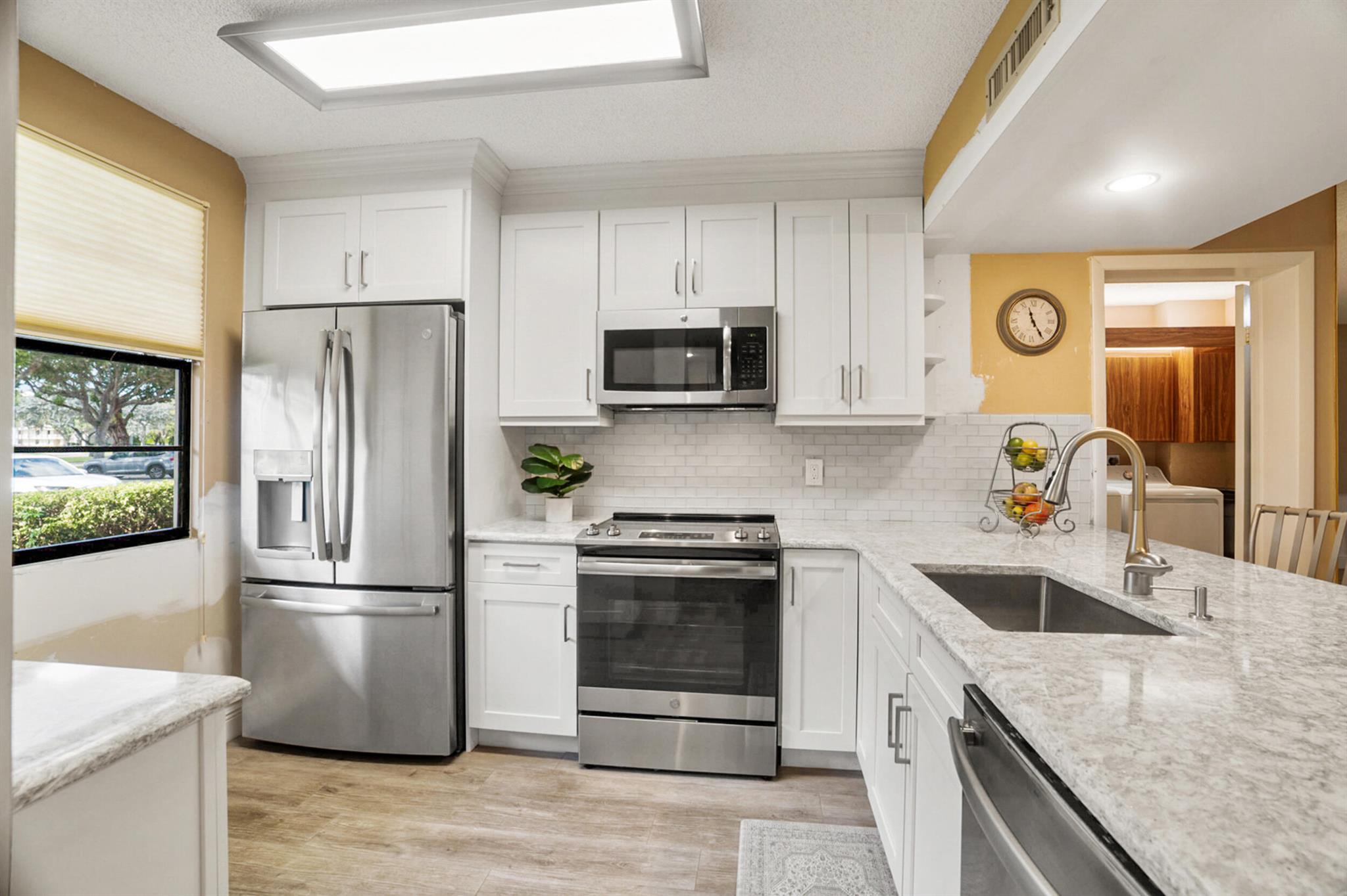 Whitehall Condo At Camino