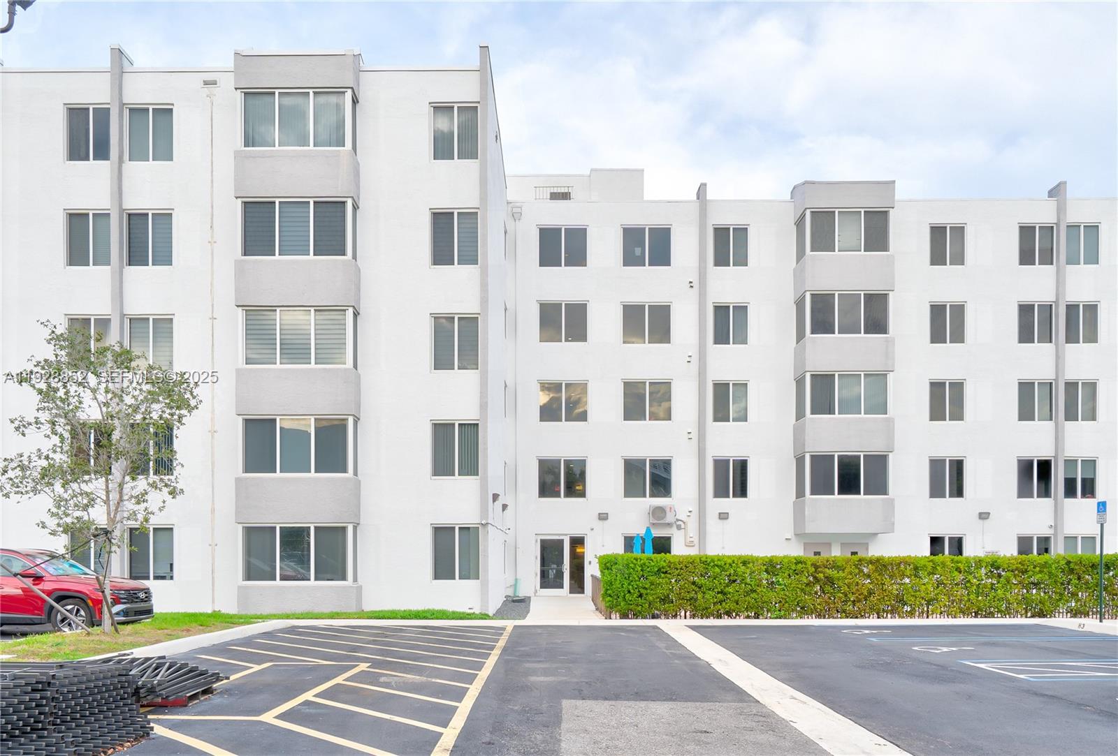 Homes for sale in Sunny Isles Beach, FL | 250 180Th Dr #159, Sunny Isles Beach, FL 33160 | MLS# A11928852