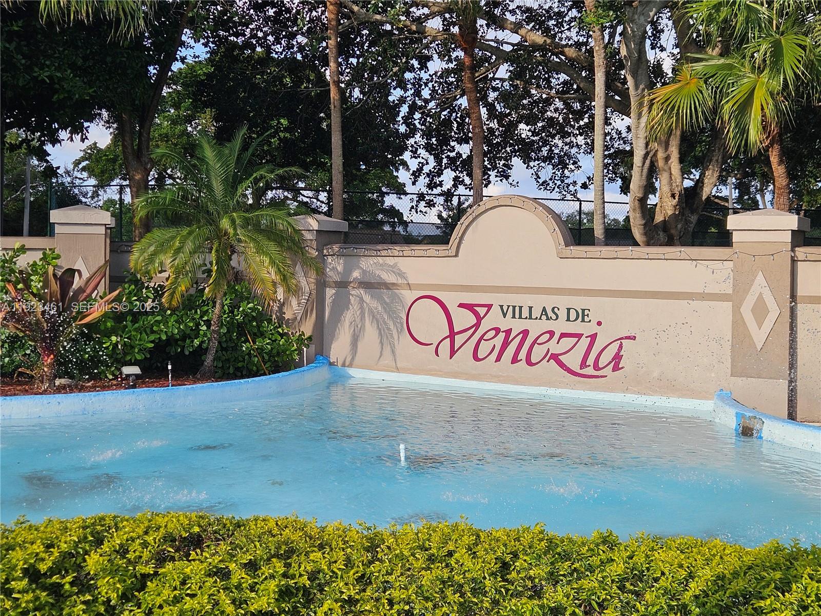 Villas De Venezia Condo