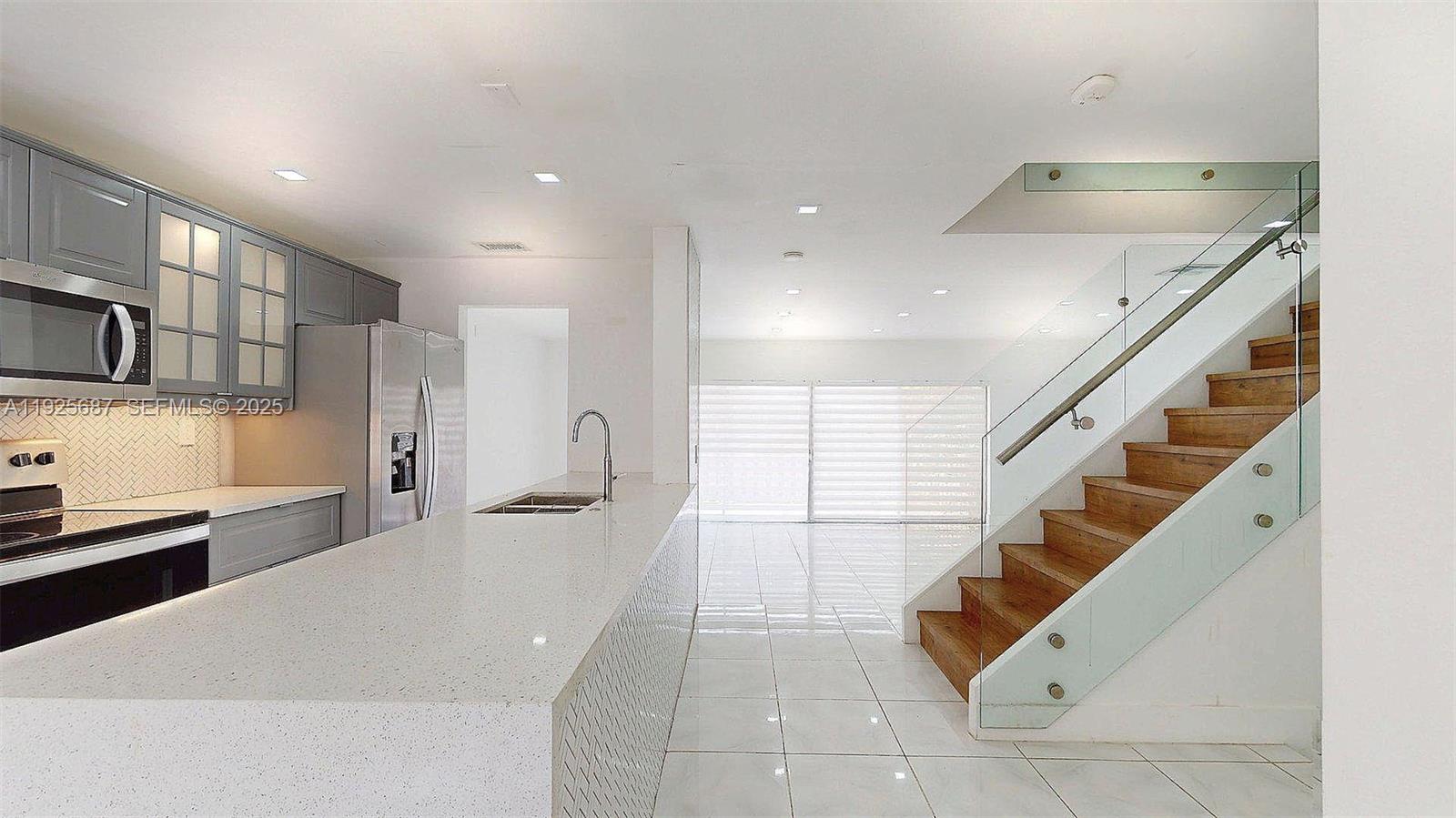 Townhouses At Jacaranda C