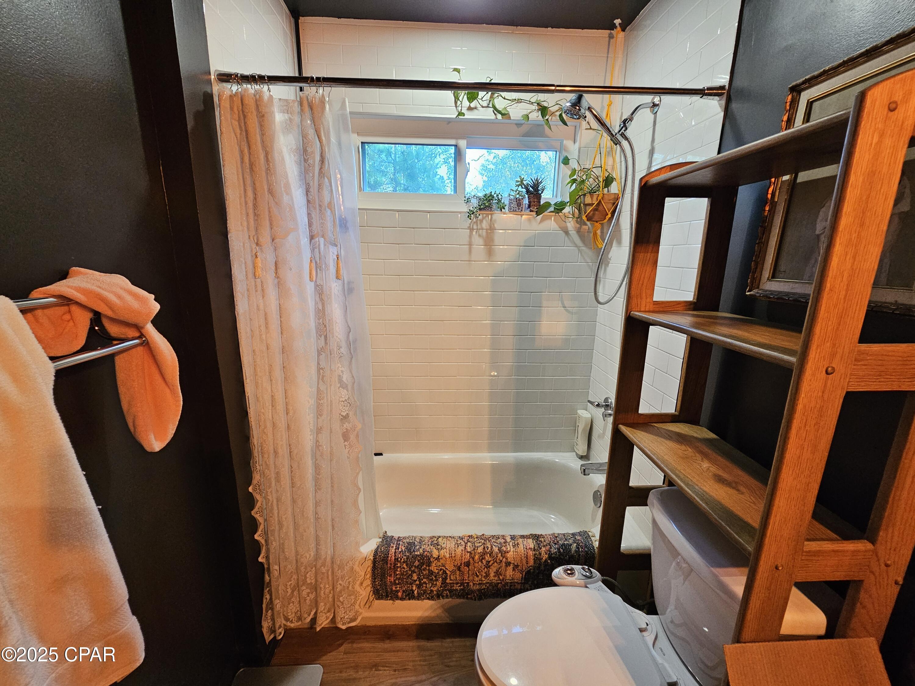 Image 20 For 2511 Commander Road