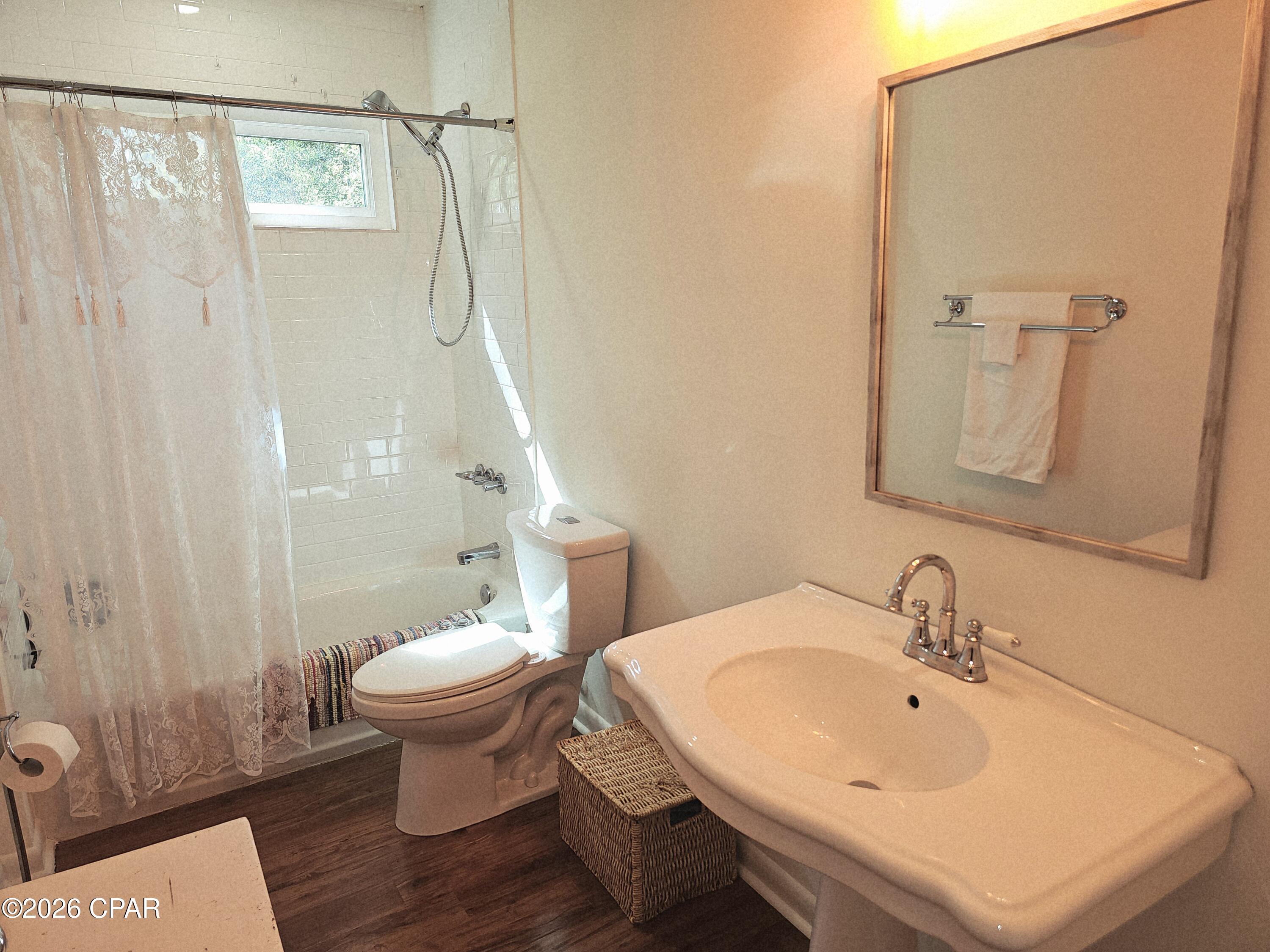 Image 36 For 2511 Commander Road