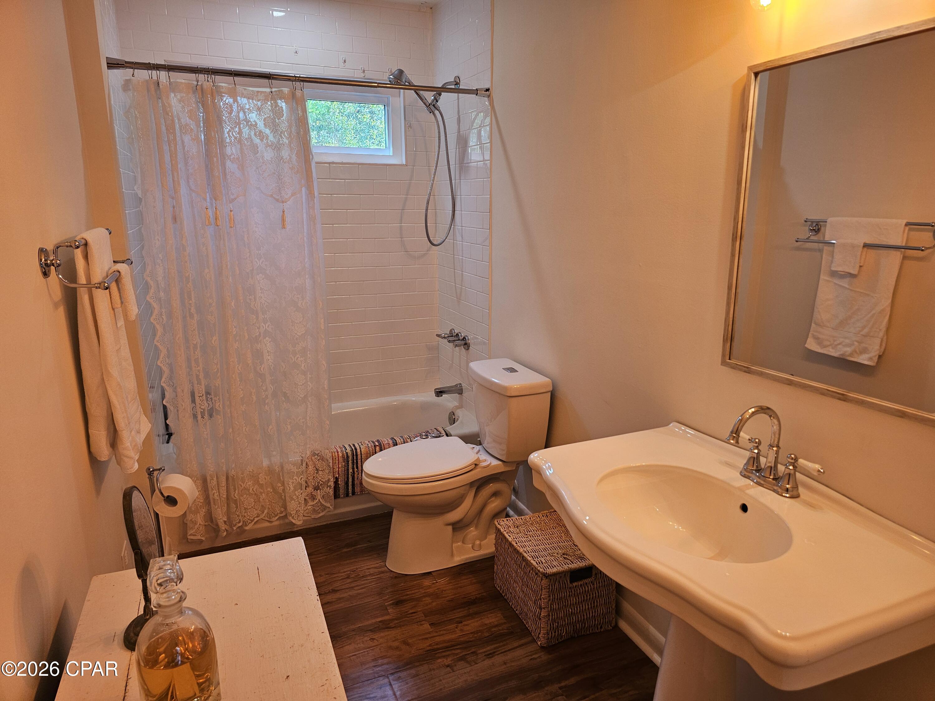 Image 37 For 2511 Commander Road