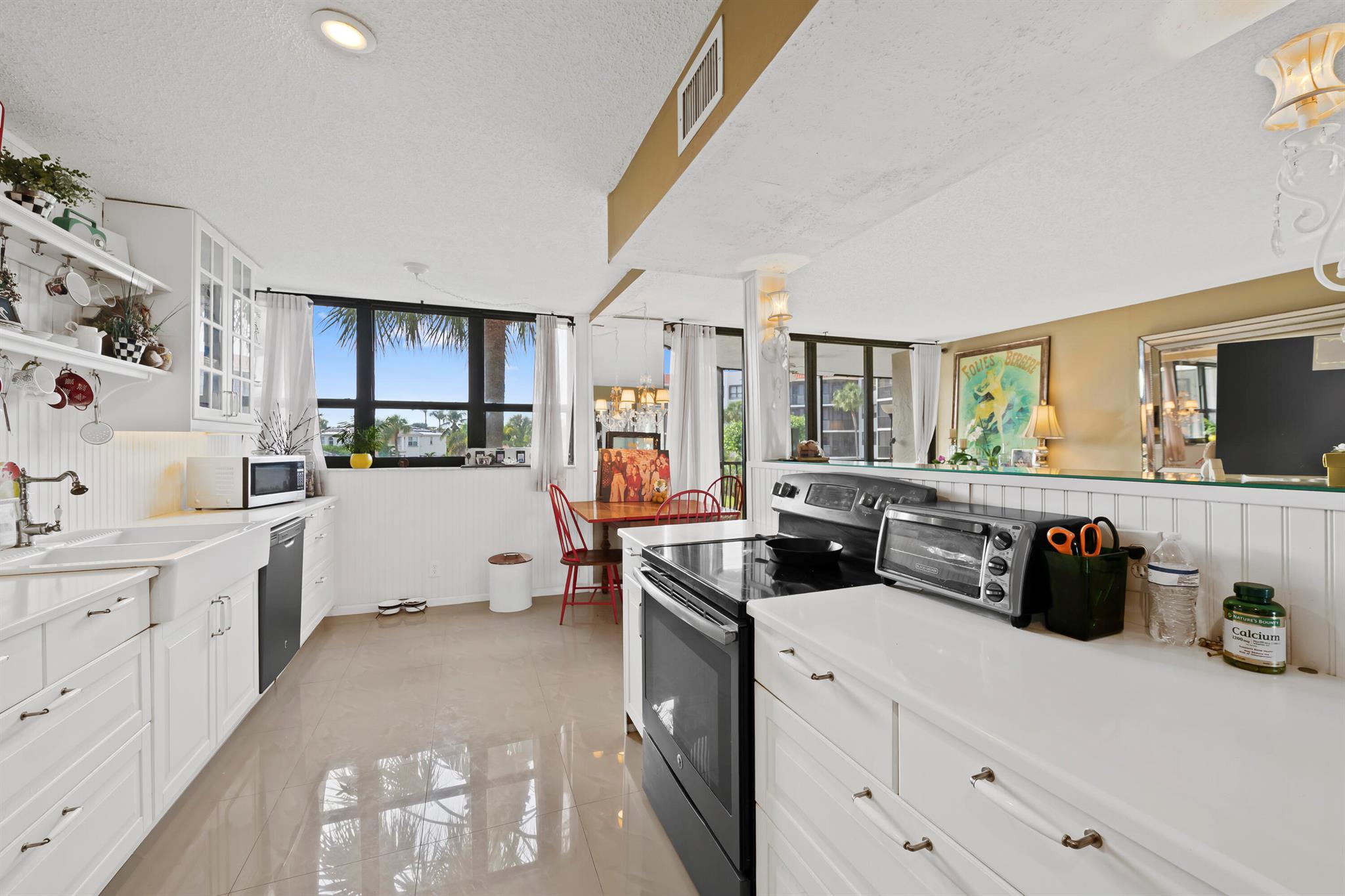 Porta Bella East And Port