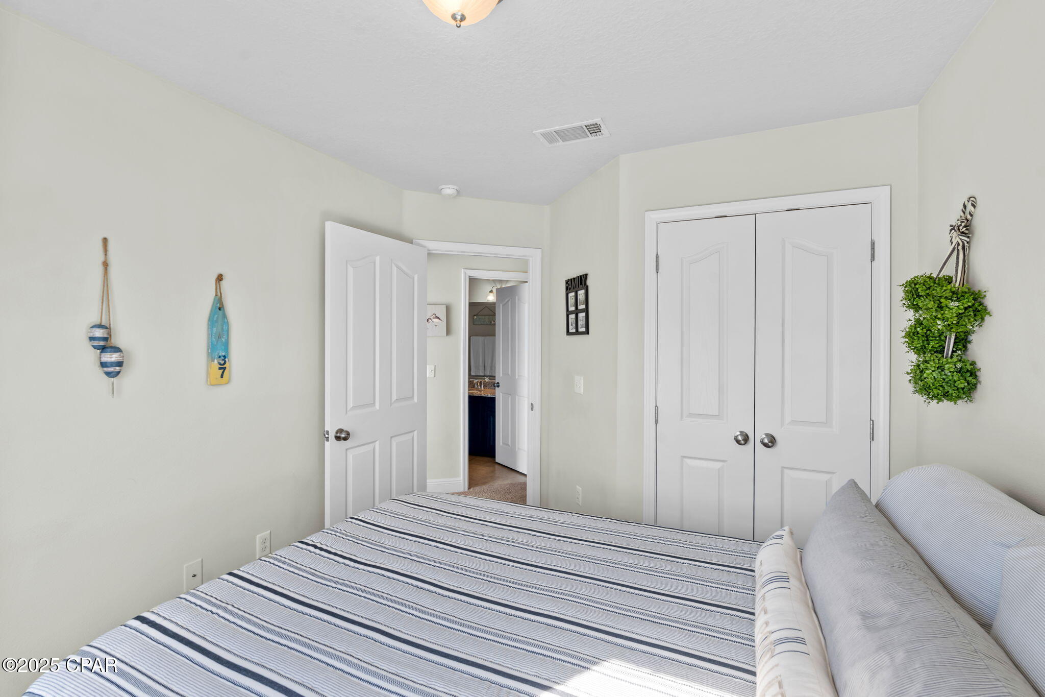 Image 26 For 330 Madison Circle