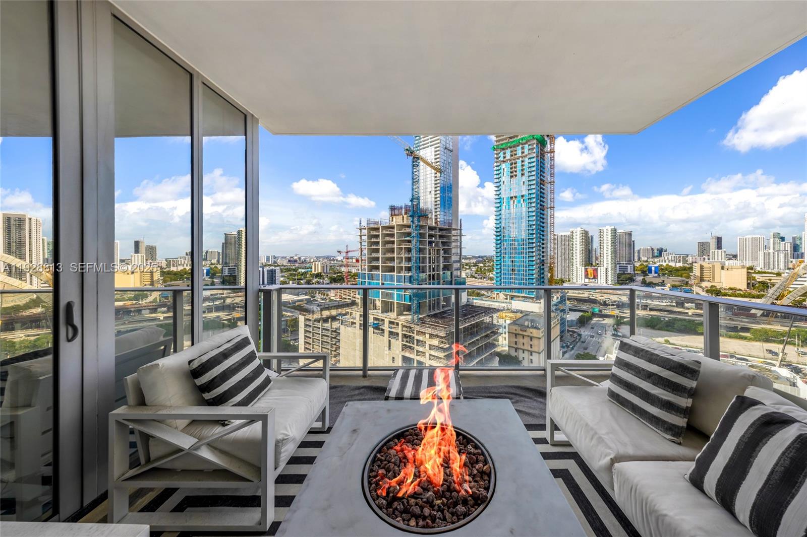 Paramount Miami Worldcent