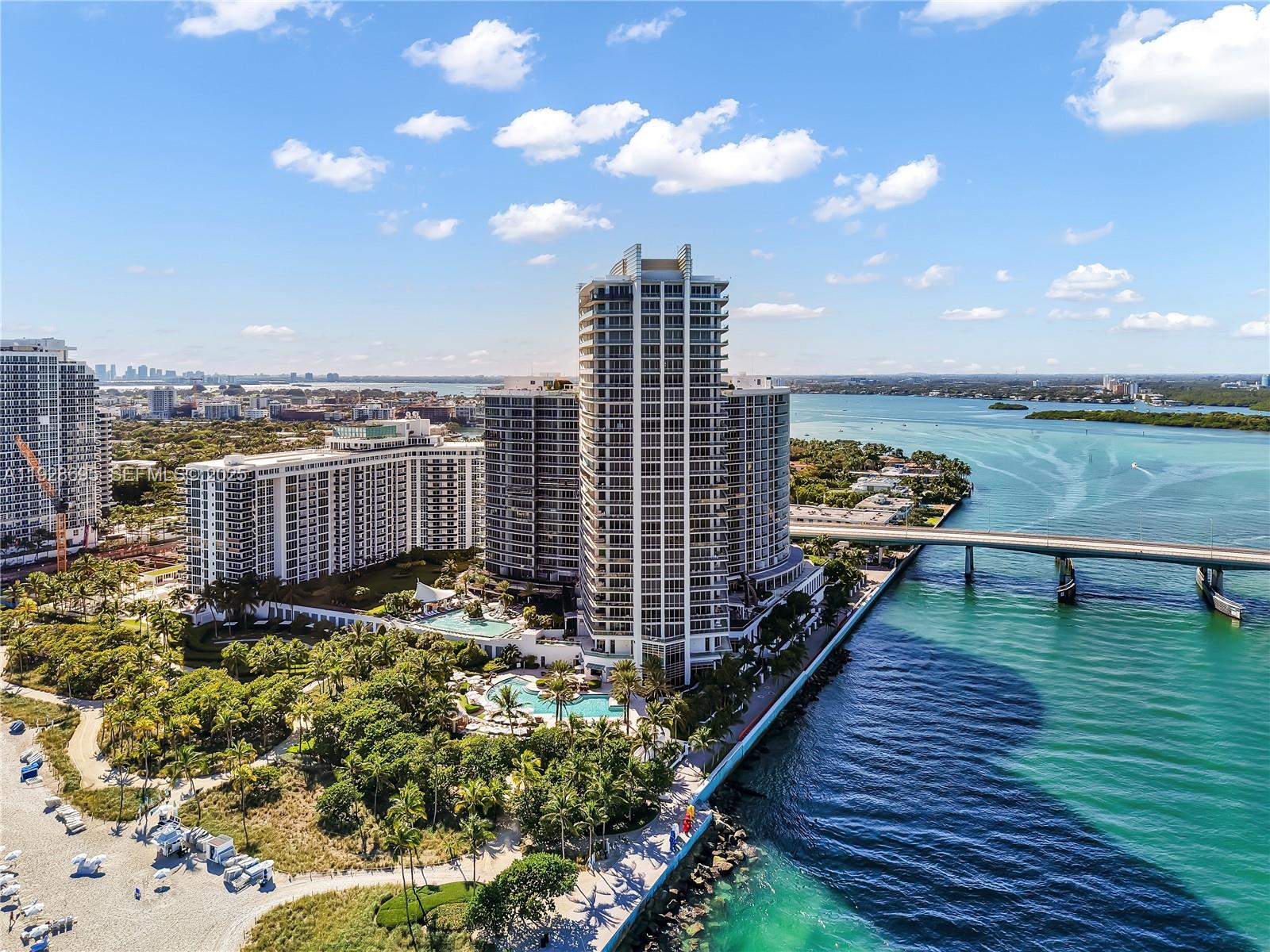 Apartamento à Venda em Bal Harbour, FL