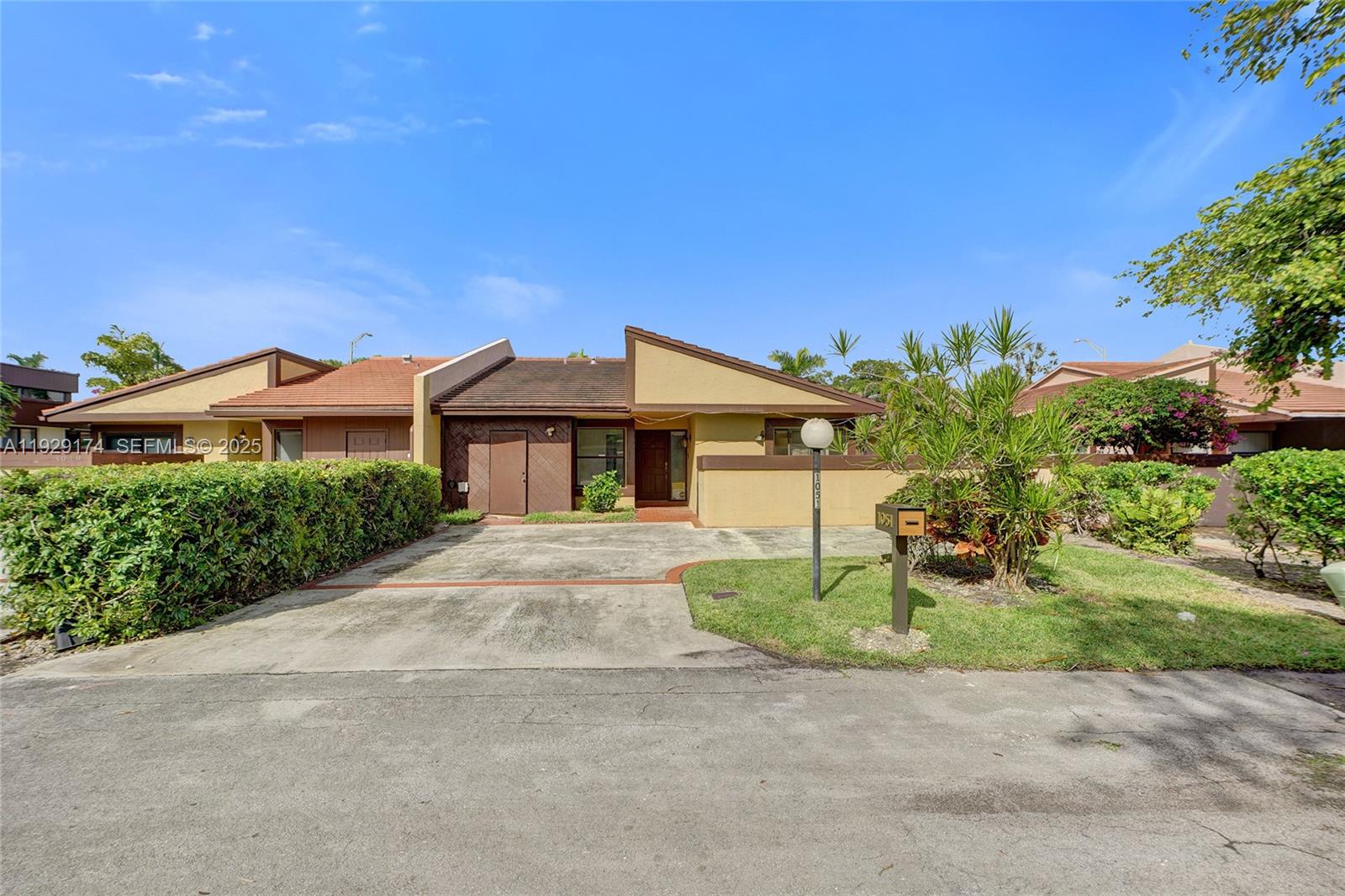 Sky Lake Villas 1St Addn