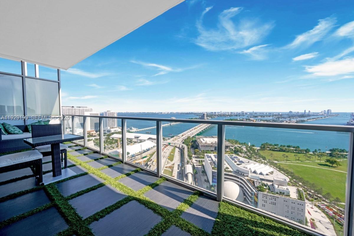 Condo for Sale in Miami, FL