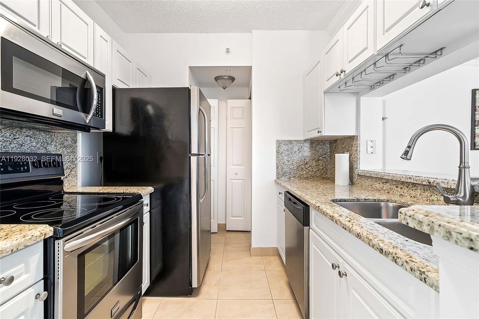 Porto Bellagio Condo