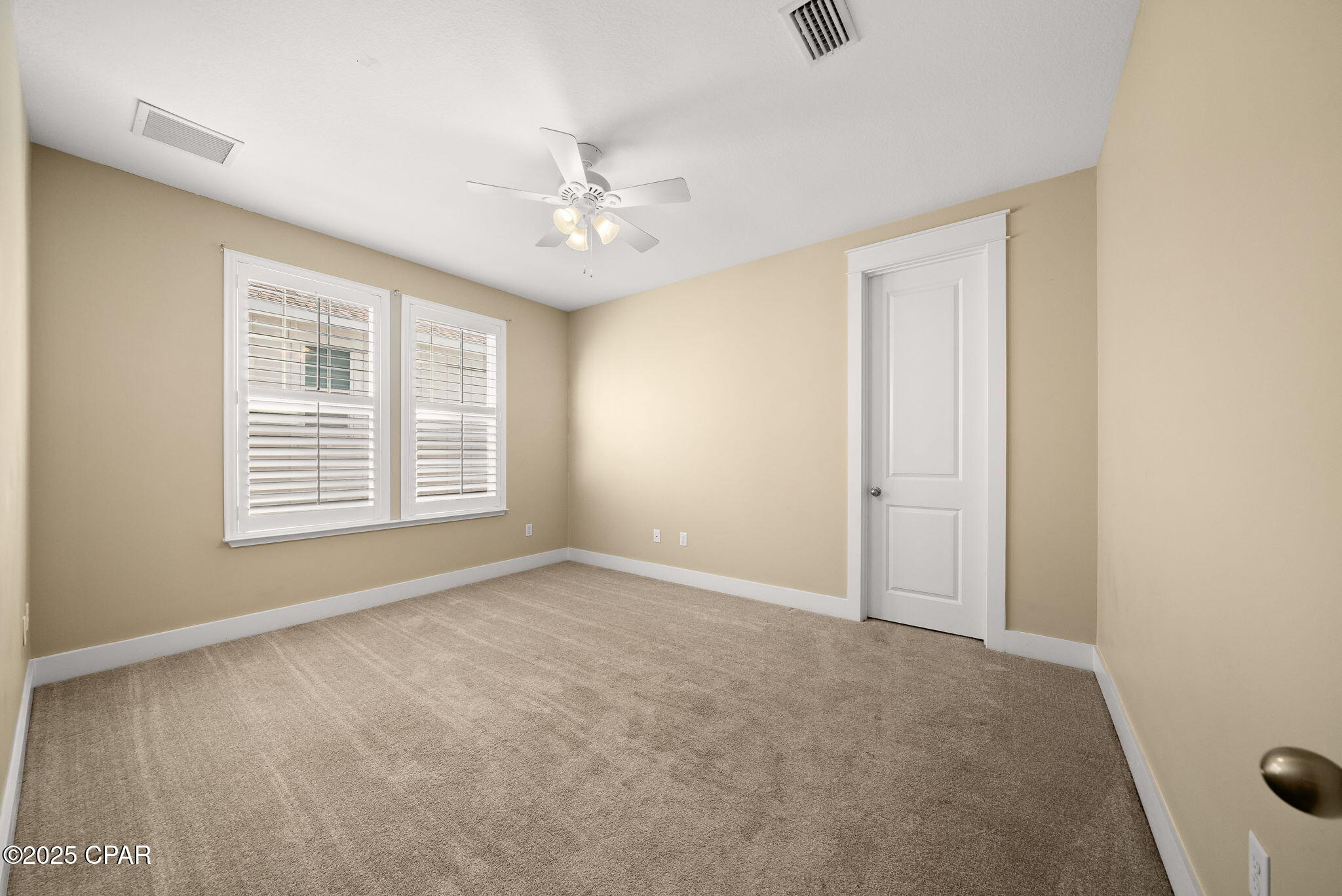 Listing photo id 15 for 1913 Discovery Loop