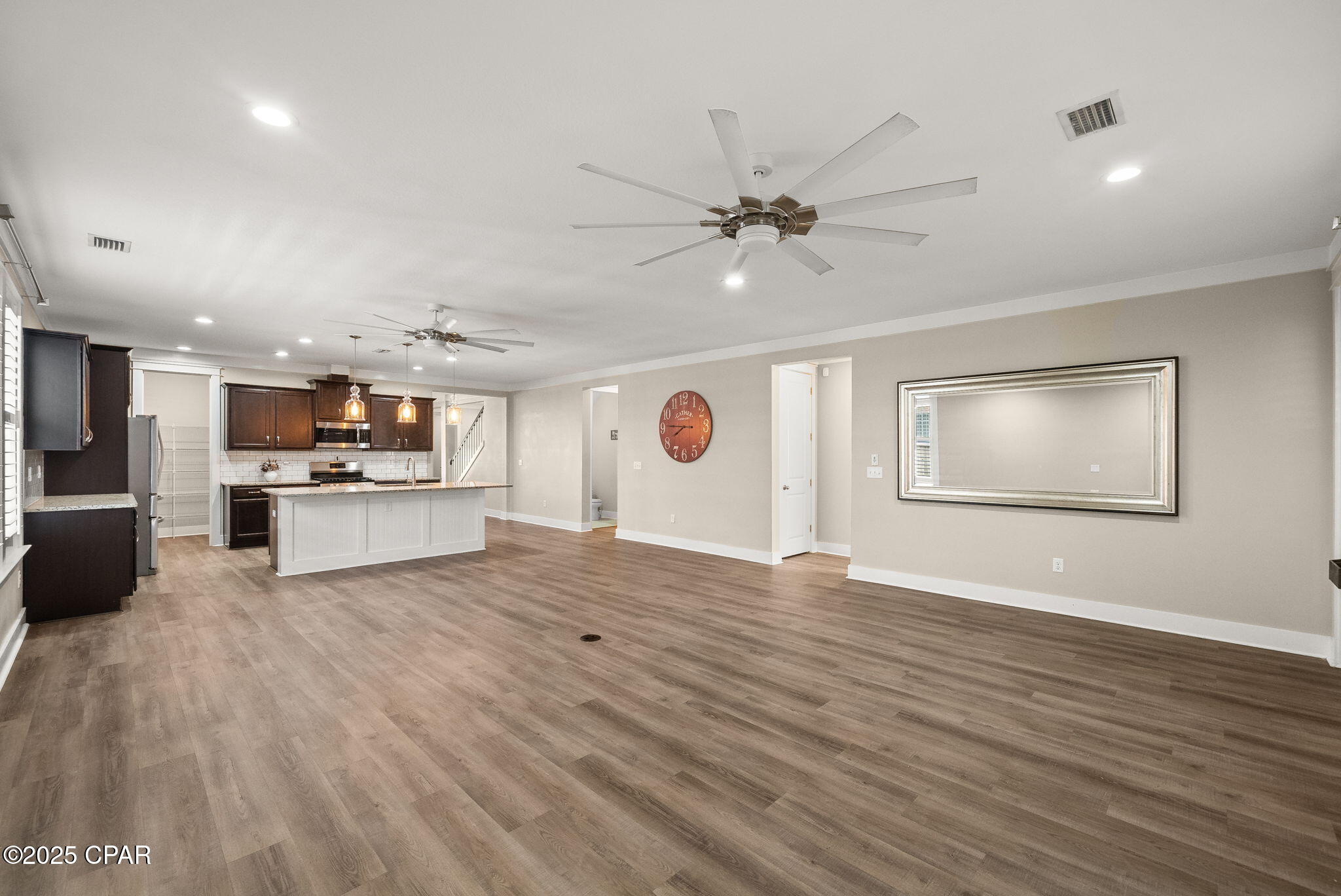 Listing photo id 22 for 1913 Discovery Loop