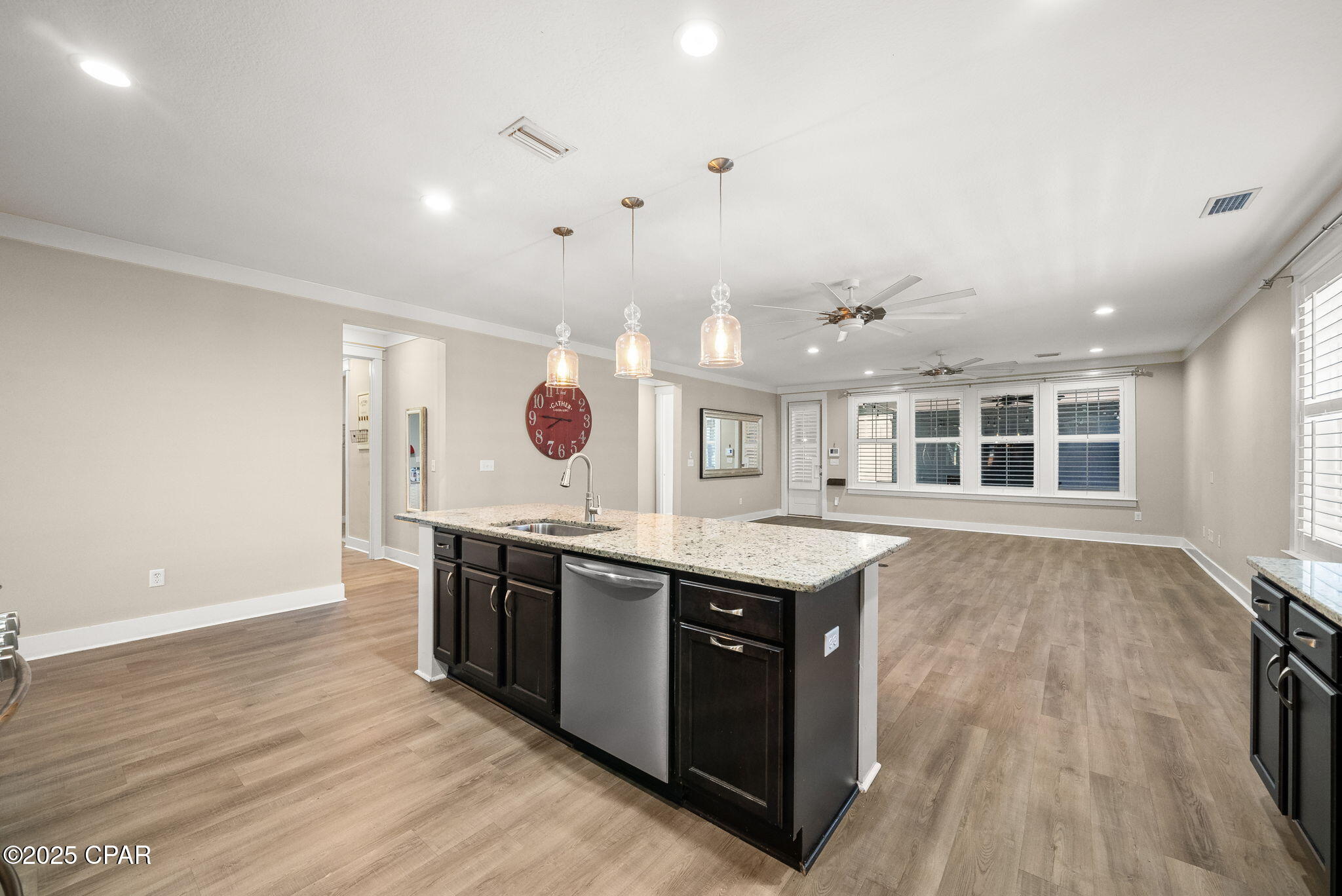 Listing photo id 33 for 1913 Discovery Loop