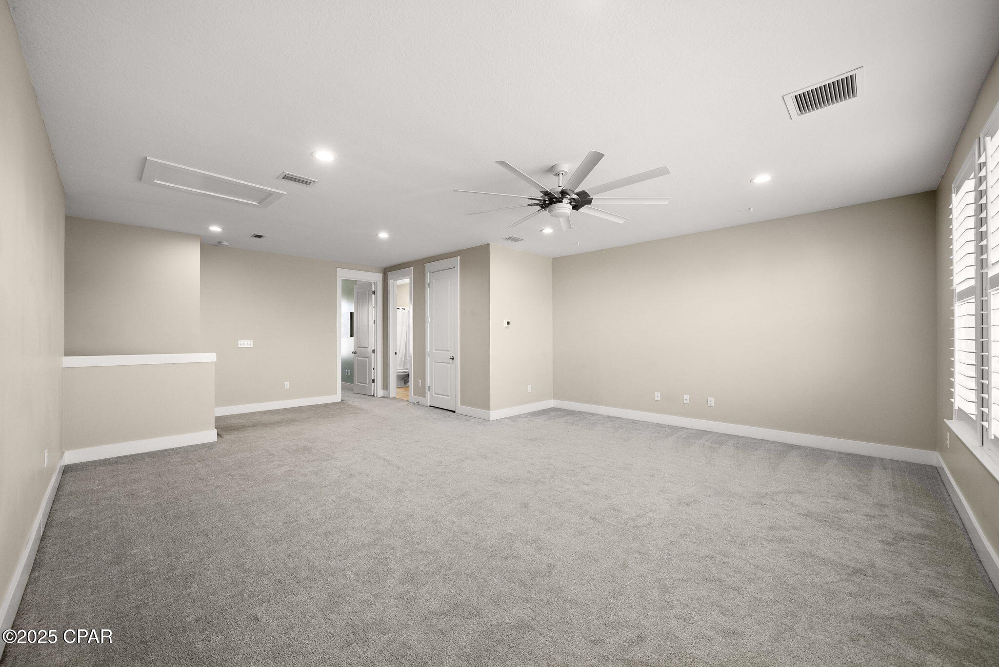 Listing photo id 40 for 1913 Discovery Loop