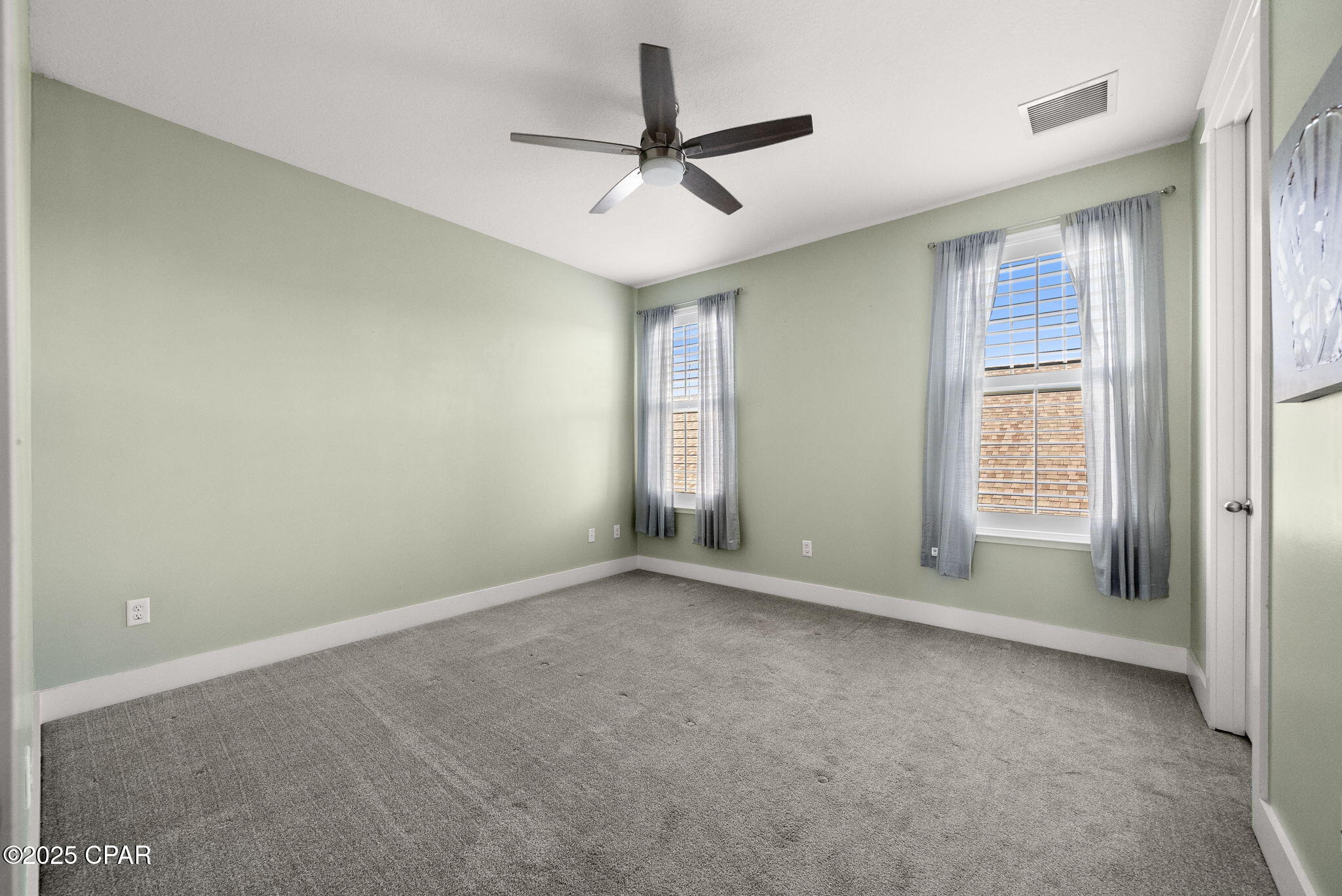 Listing photo id 42 for 1913 Discovery Loop