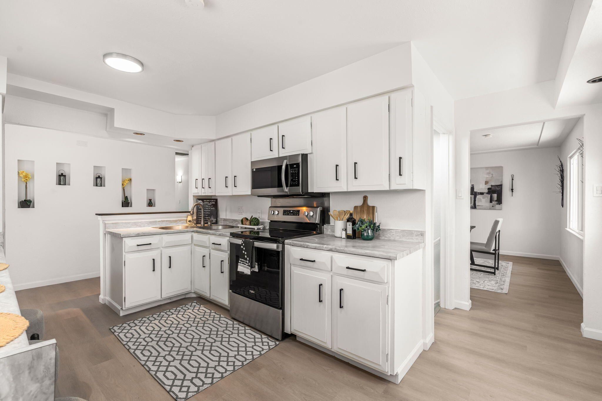 10905 WOODLAND AVENUE NE, ALBUQUERQUE, NM 87112  Photo 8