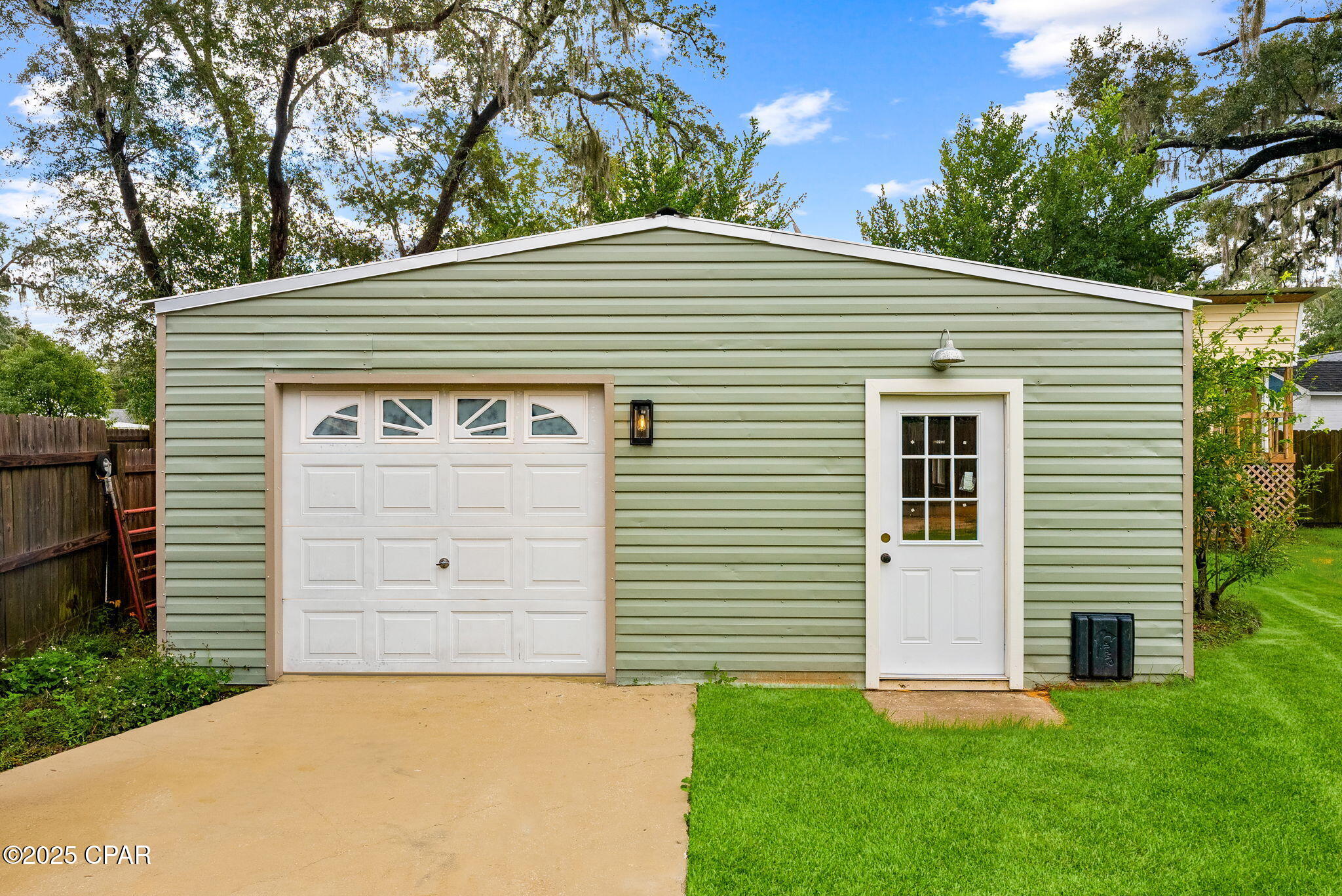 Image 2 For 324 Palo Alto Avenue