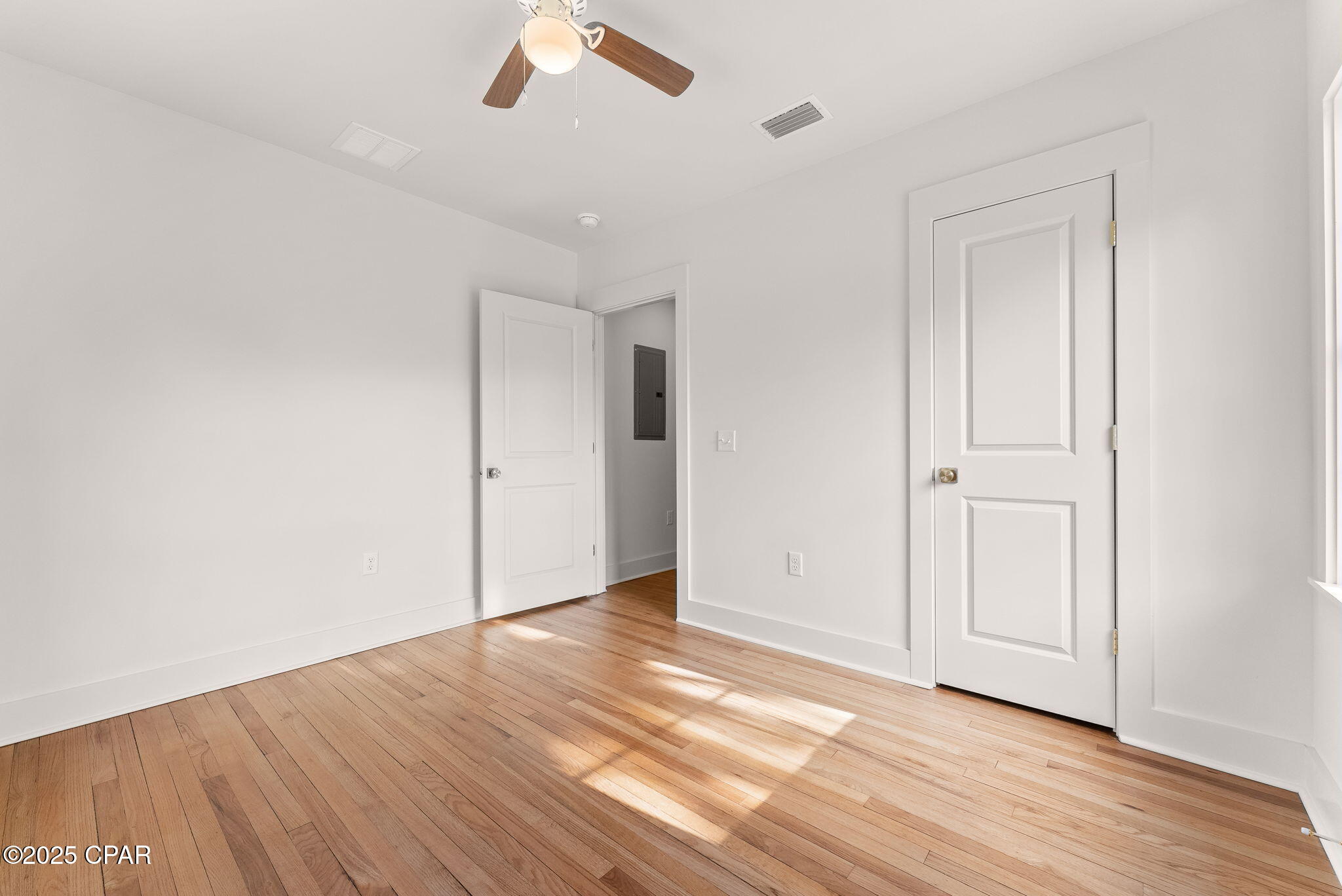 Image 22 For 324 Palo Alto Avenue