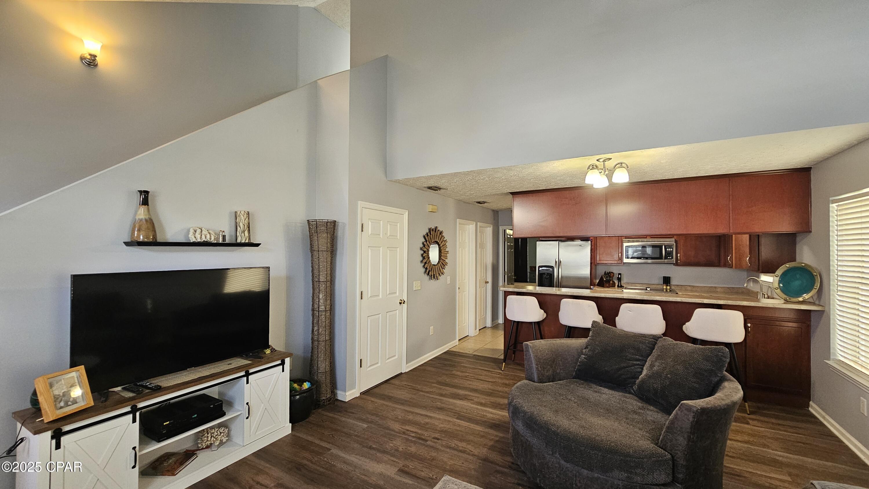 Image 3 For 183 White Cap Way