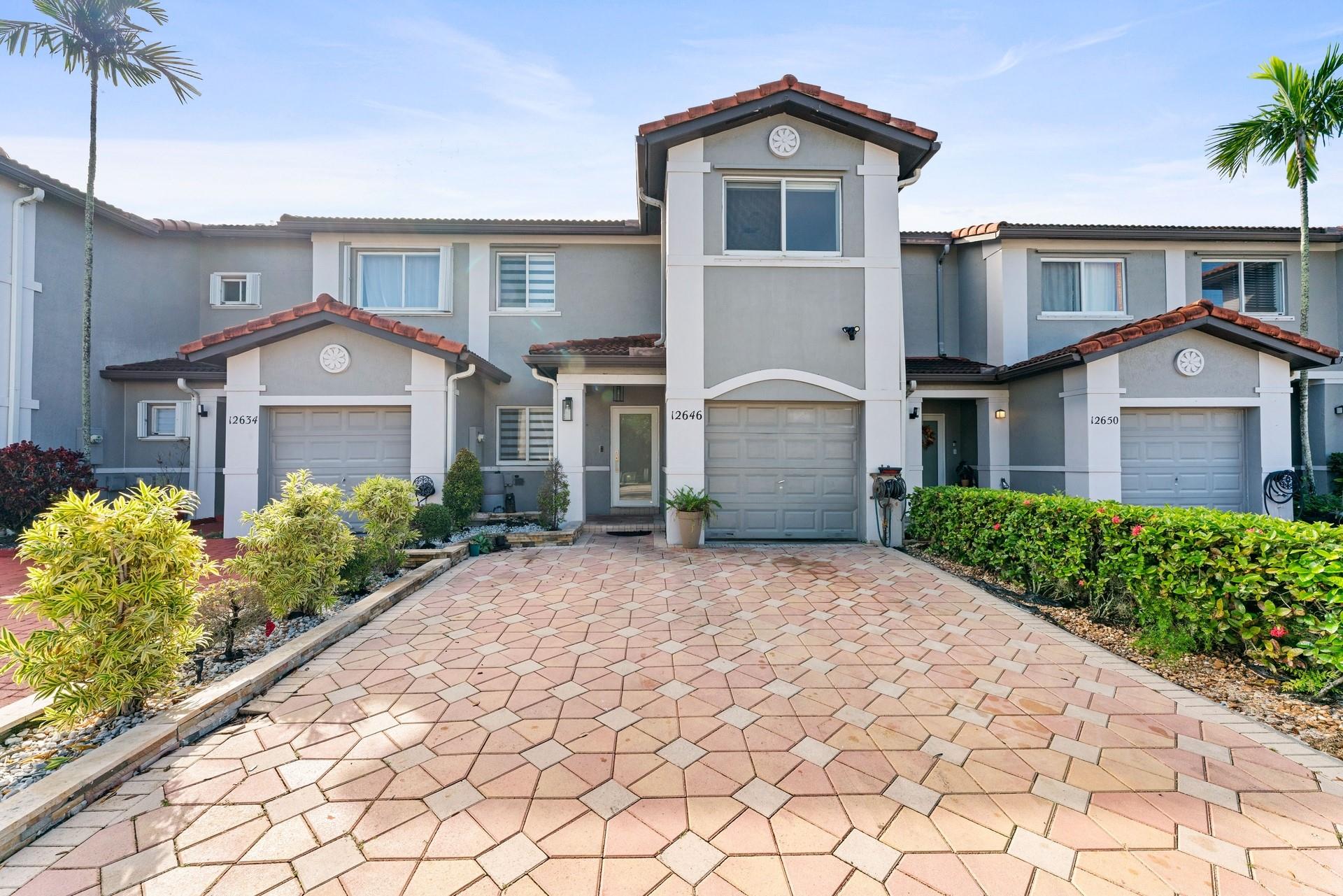 Harbour Lake Townhomes