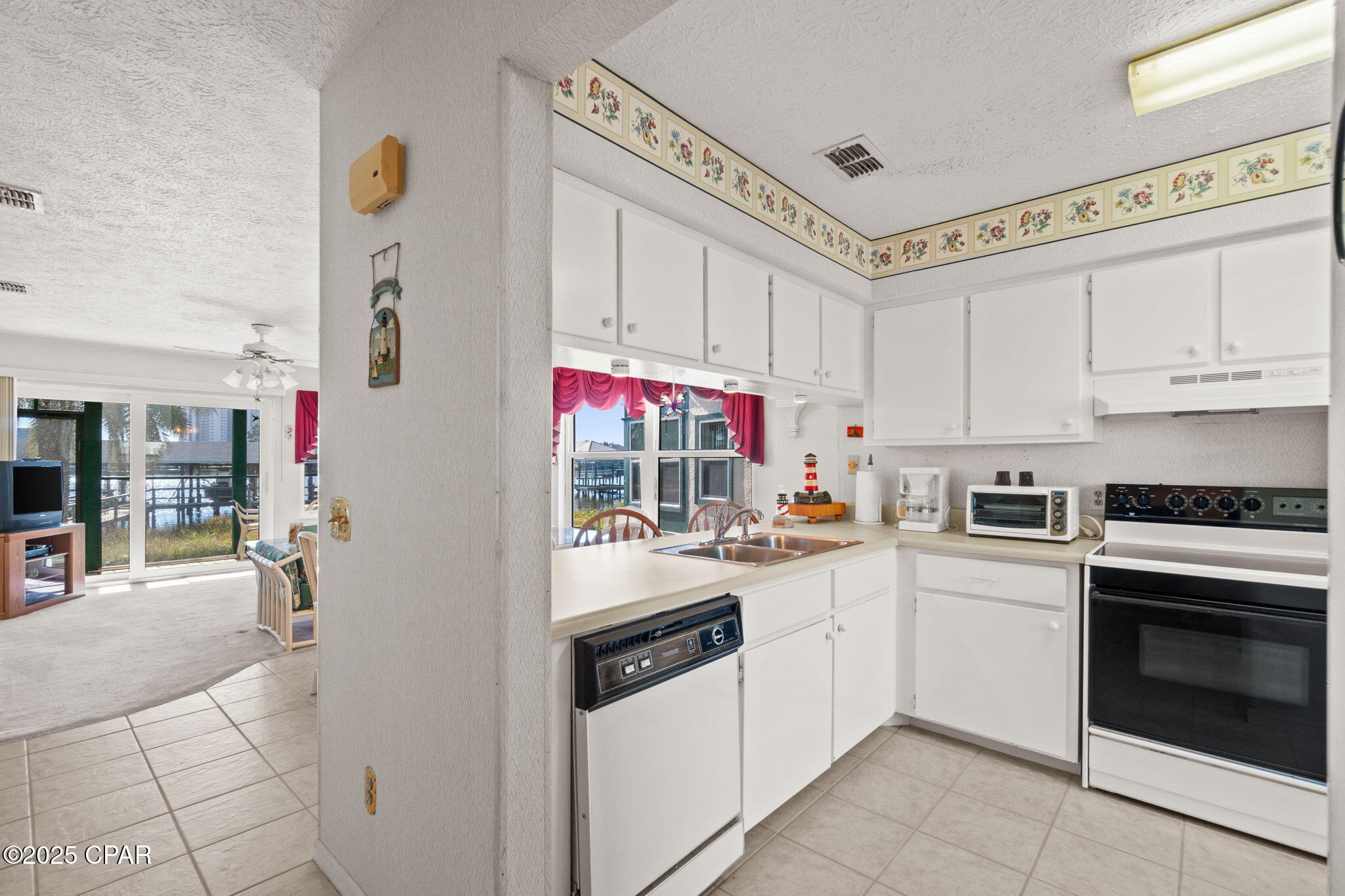 Image 6 For 7813 Lagoon Drive 9c