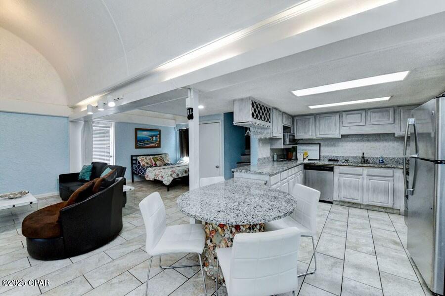 Image 11 For 15617 Front Beach Road 330