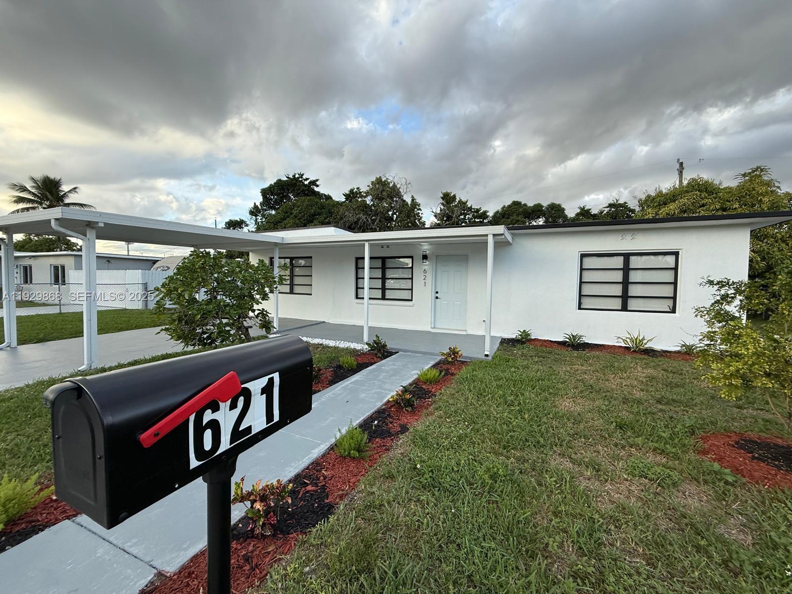 Sun-Tan Village Sec 1