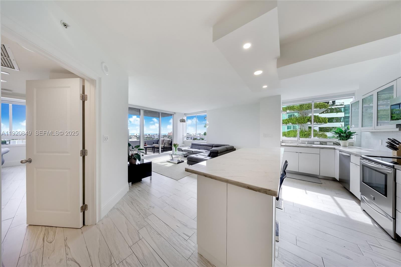 Condo for Sale in Miami Beach, FL