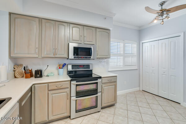 Image 12 For 8601 Surf Drive 11w